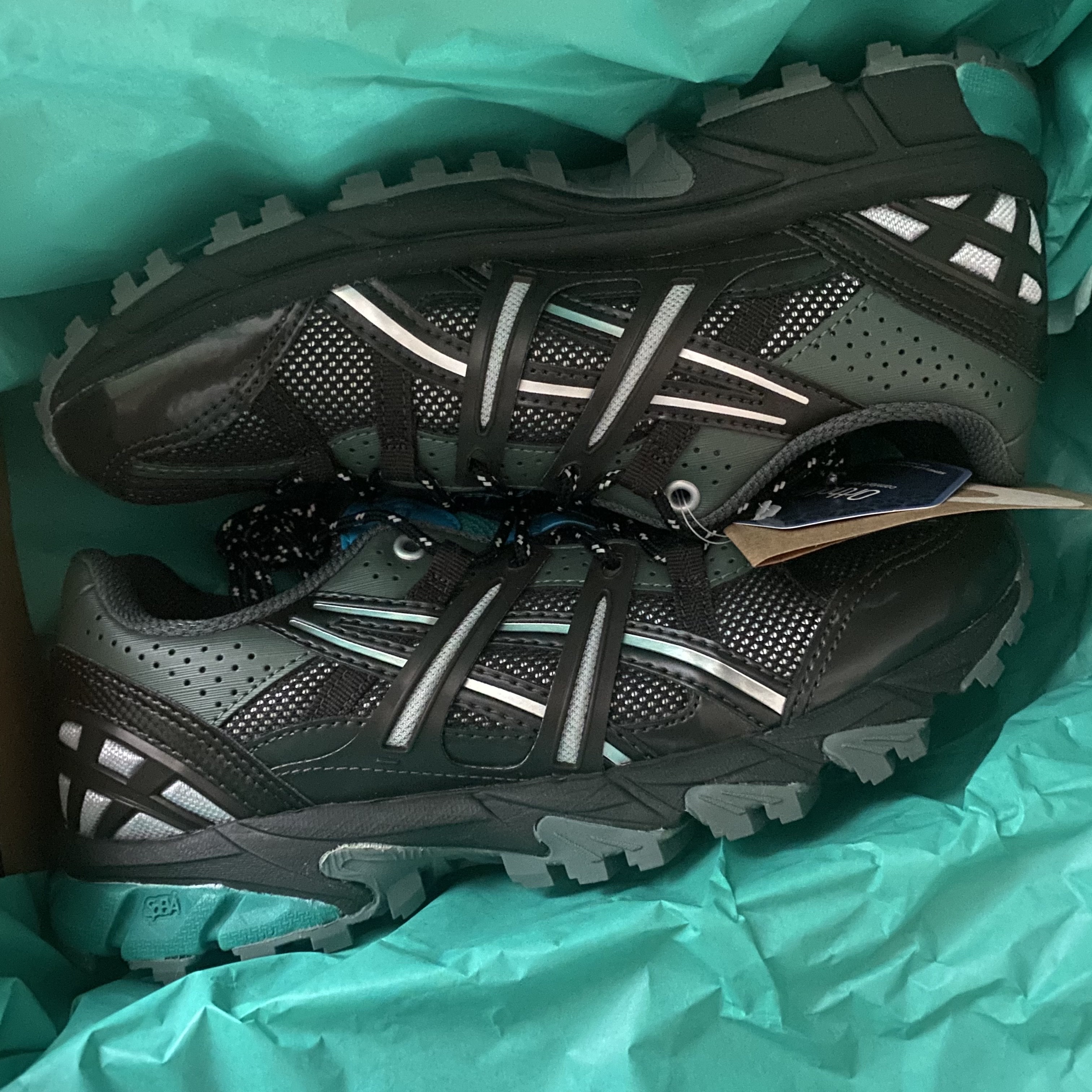 (W) Asics x Matin Kim Gel-Sonoma 15-50 Black Pure Silver 착용 스타일