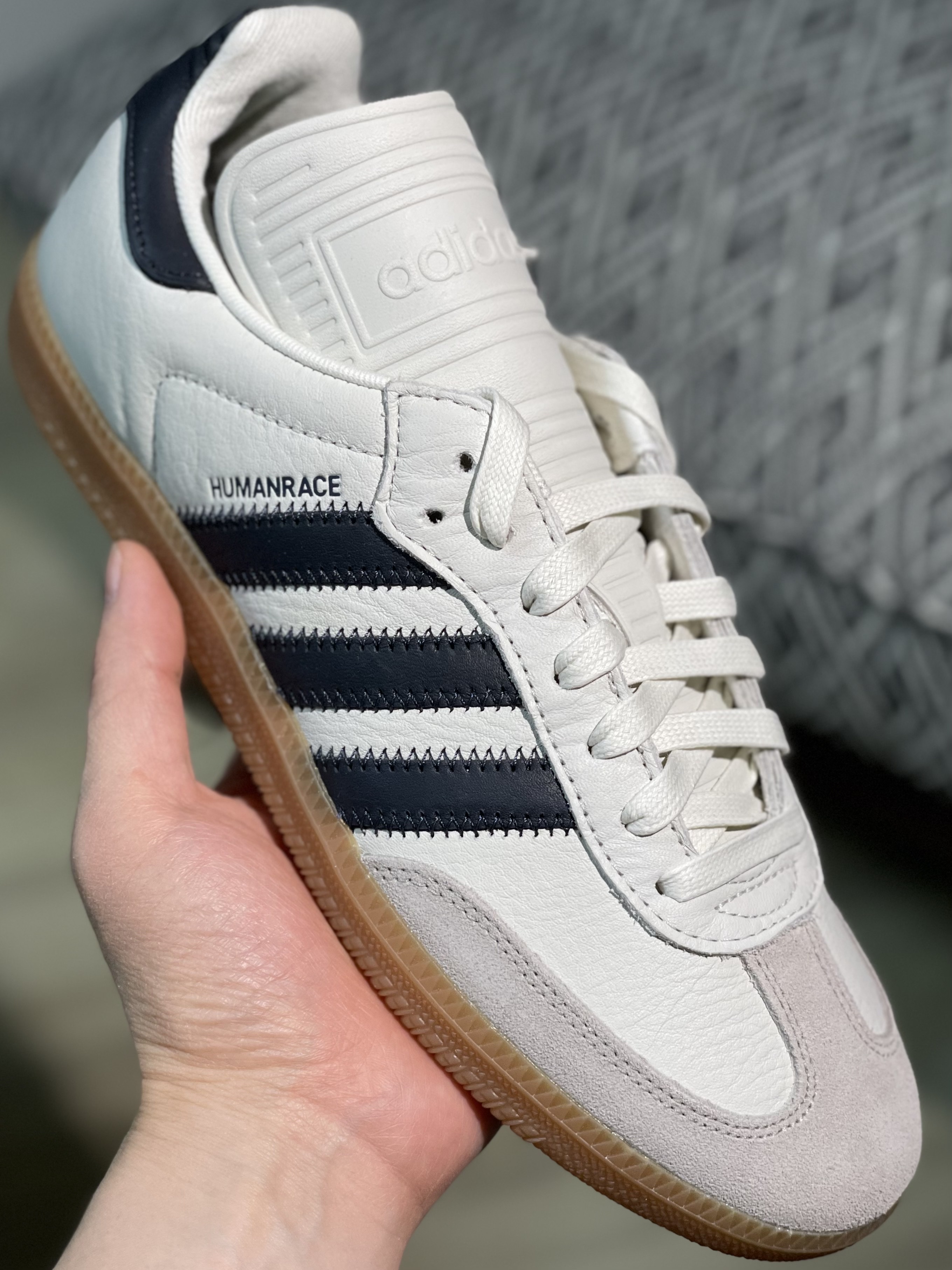 Adidas x Pharrell Williams Humanrace Samba Cloud White Night Grey 착용 스타일