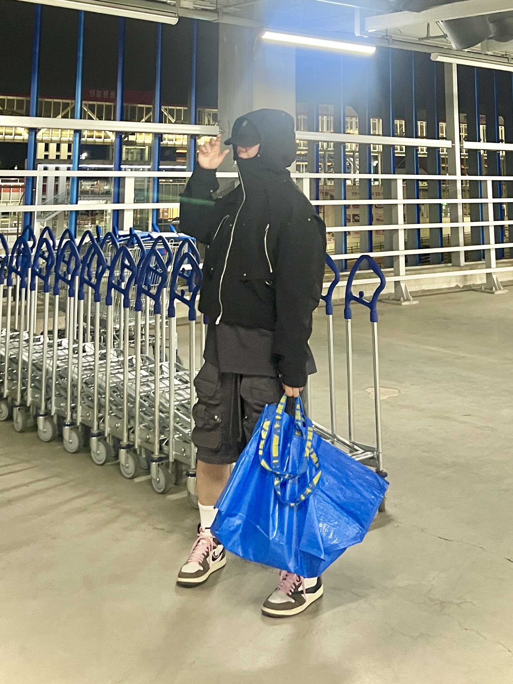 Jordan 1 x Travis Scott Retro High OG SP Mocha, Grailz Layered Panel Shorts Black 착용 스타일 - 1
