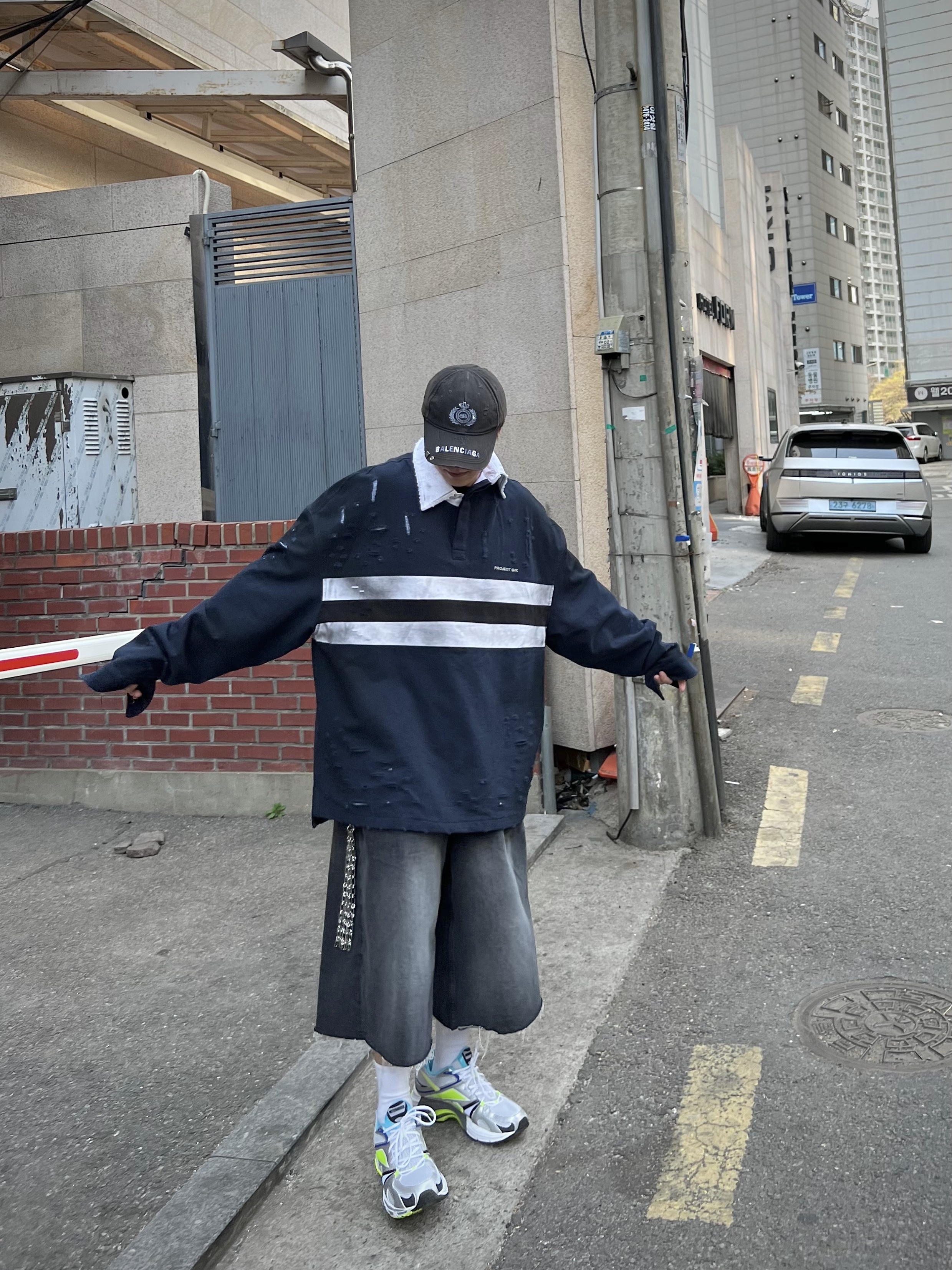 Reebok x Vetements Spike Runner 200 Silver Lime, Project G/R Bullied Polo Shirts Navy 착용 스타일 - 3