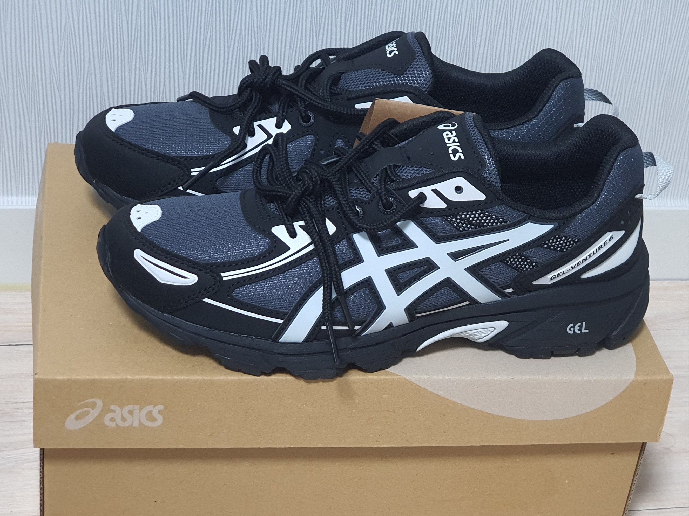 Asics Gel-Venture 6 Carrier Grey 착용 스타일