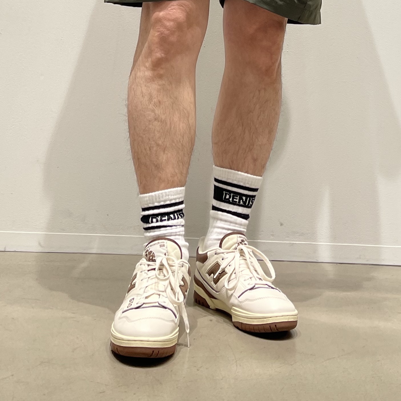 New Balance x Aime Leon Dore 550 Brown 착용 스타일 - 2