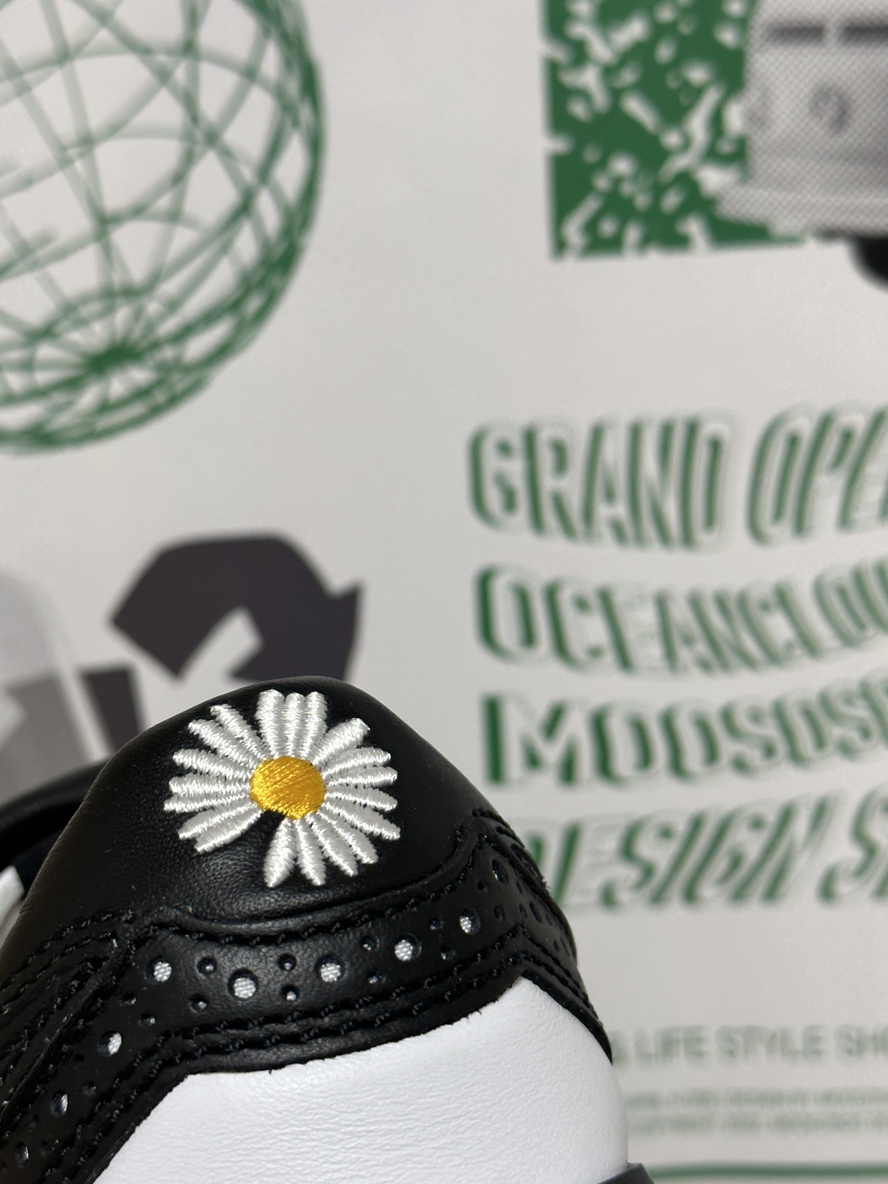 Nike x Peaceminusone Kwondo1 Black and White 착용 스타일 - 1