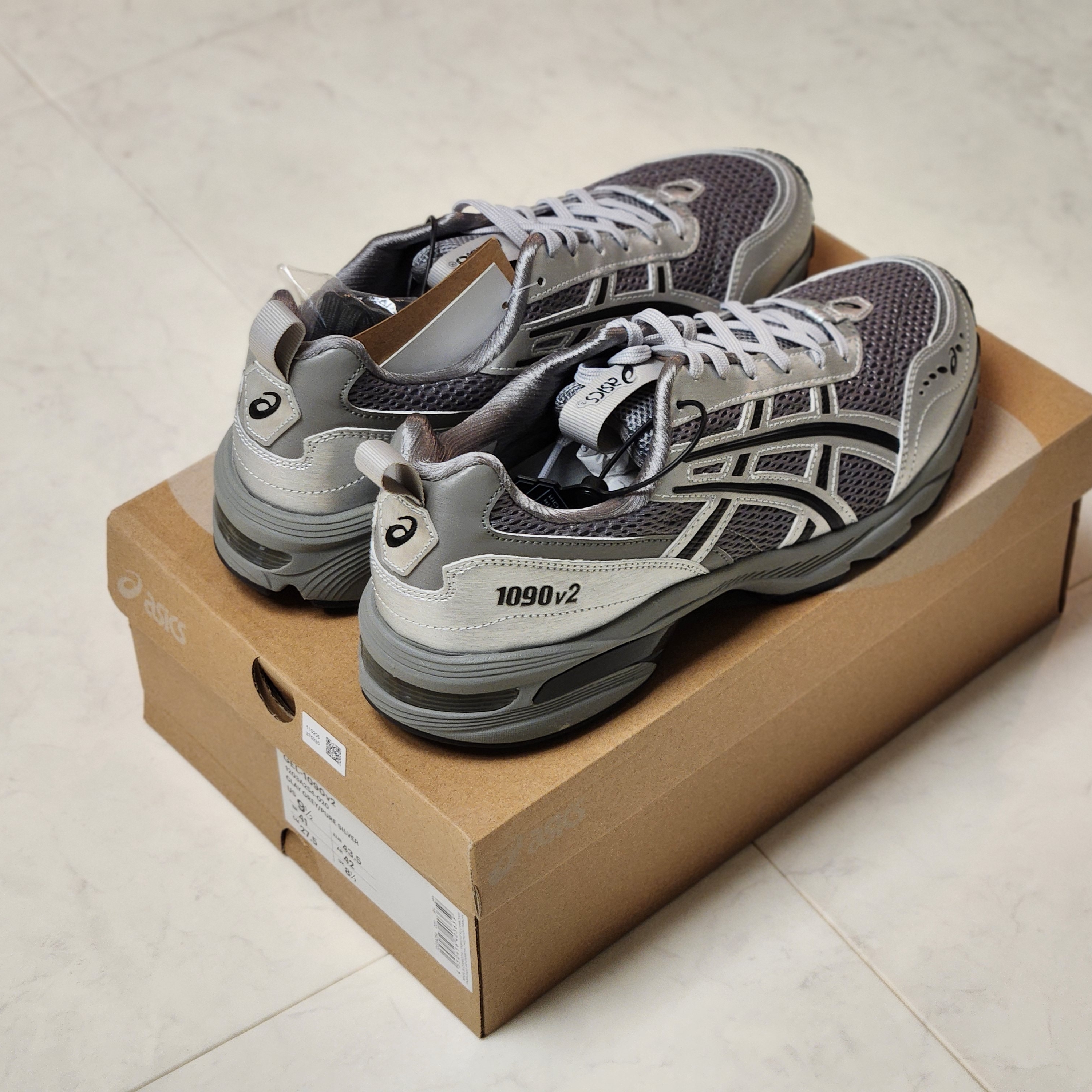 Asics x Freja Wewer Gel-1090 V2 Clay Grey Pure Silver 착용 스타일 - 3