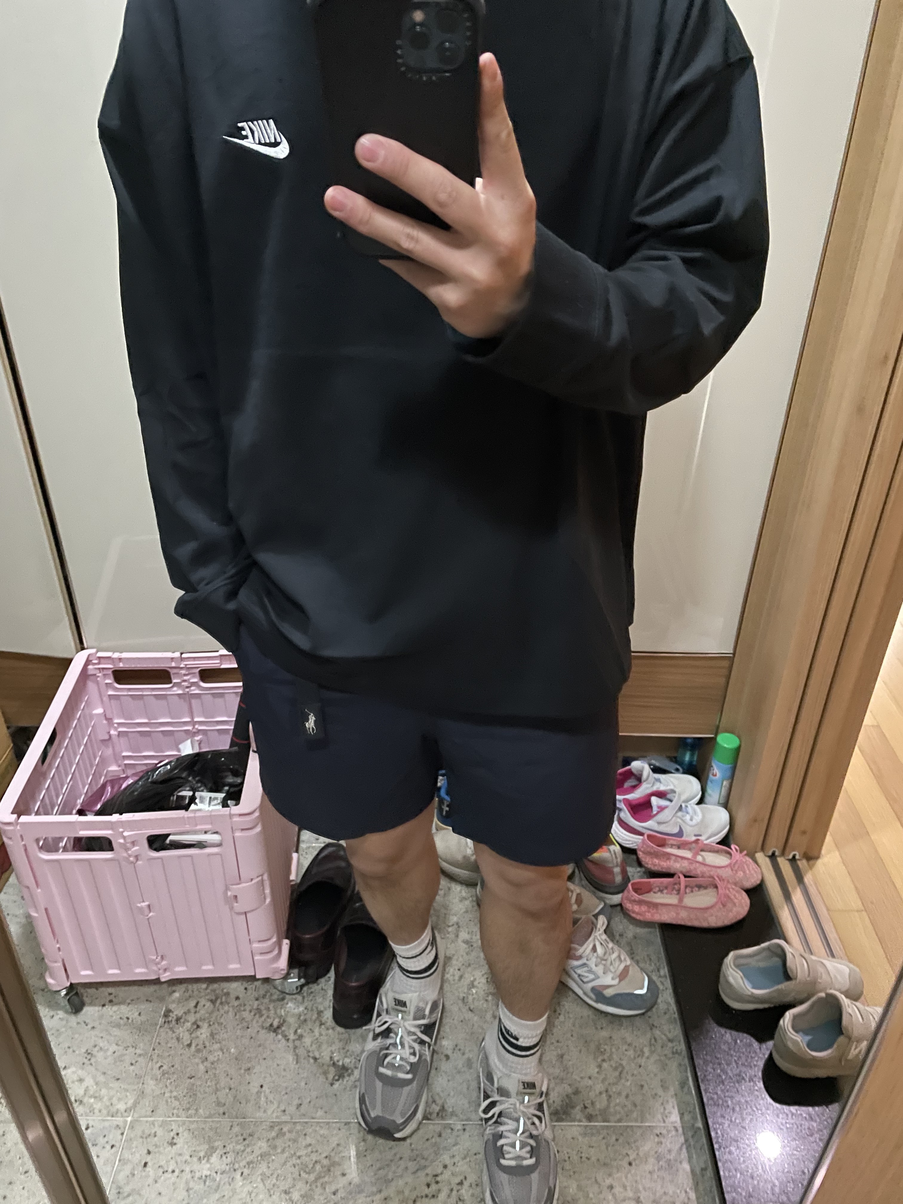 (W) Nike Zoom Vomero 5 Cobblestone and Flat Pewter, Nike x Peaceminusone LS T-Shirt Black (DR0098-010) 착용 스타일 - 1
