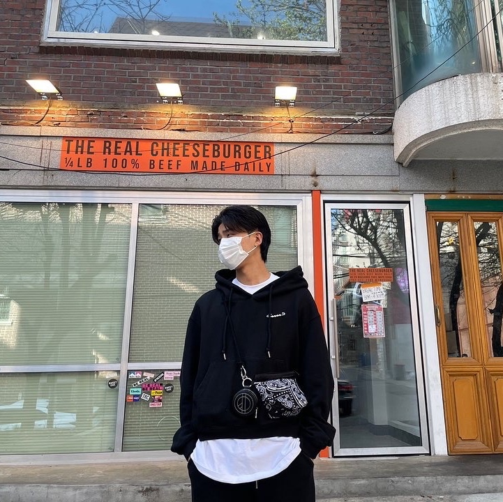 Nike x Peaceminusone Air Force 1 Low Para-Noise, Peaceminusone Leather Pouch #1 Black 착용 스타일 - 5
