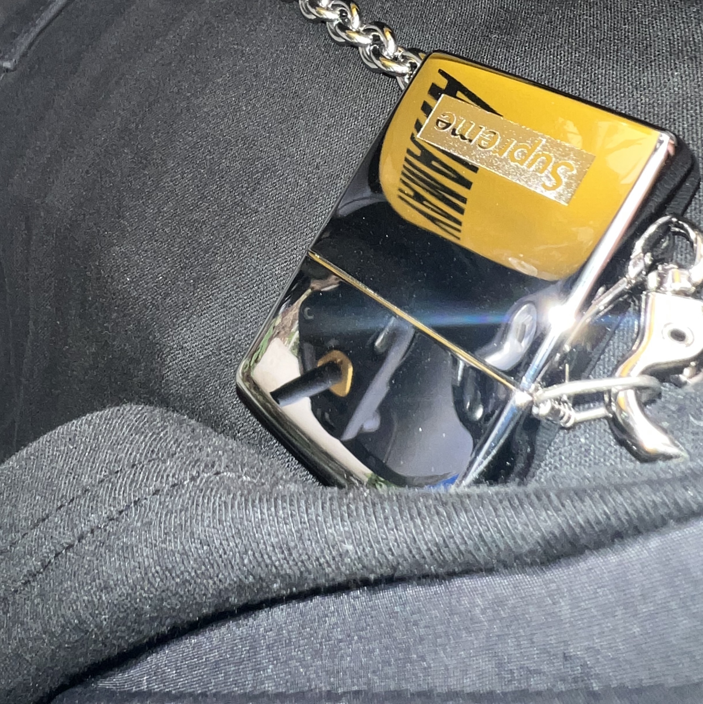Supreme Chain Zippo Silver - 23SS 착용 스타일