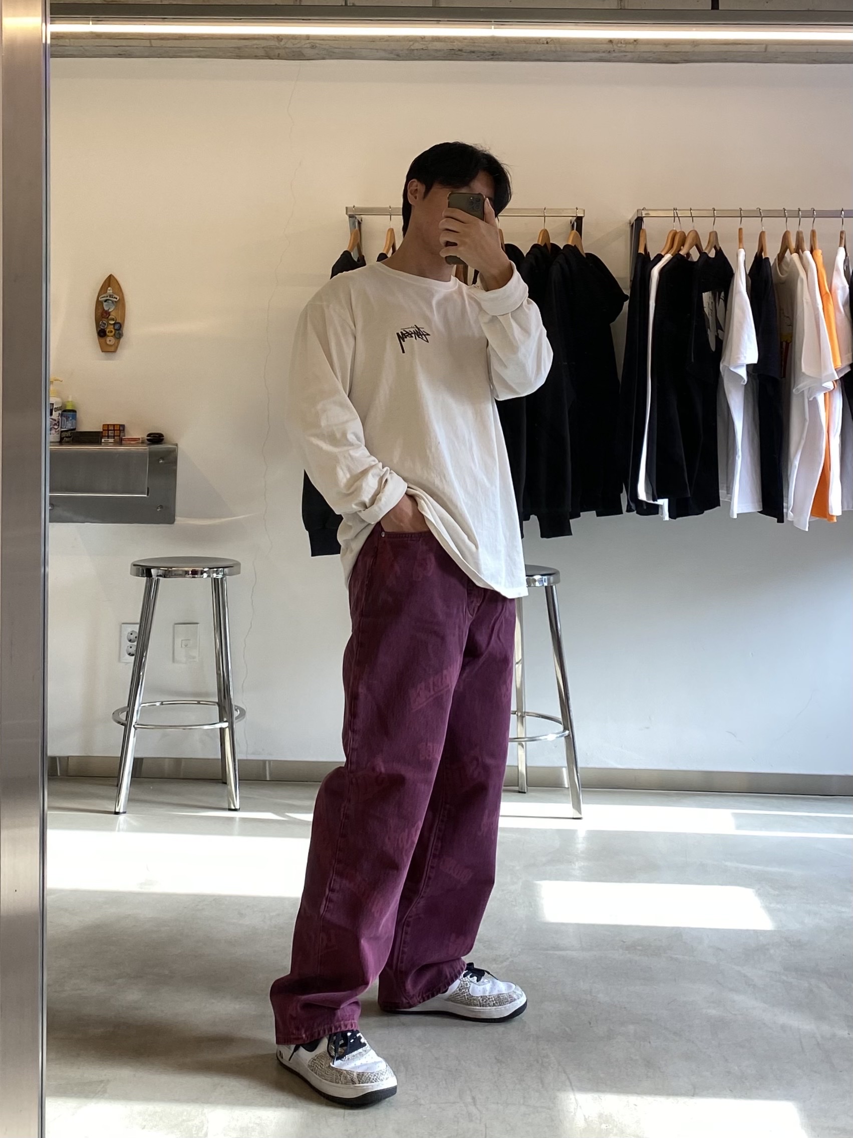 Stussy Worldwide Big OL' Jeans Fuchsia, Nike Air Force 1 Low Retro Cocoa Snake 2018 착용 스타일 - 2