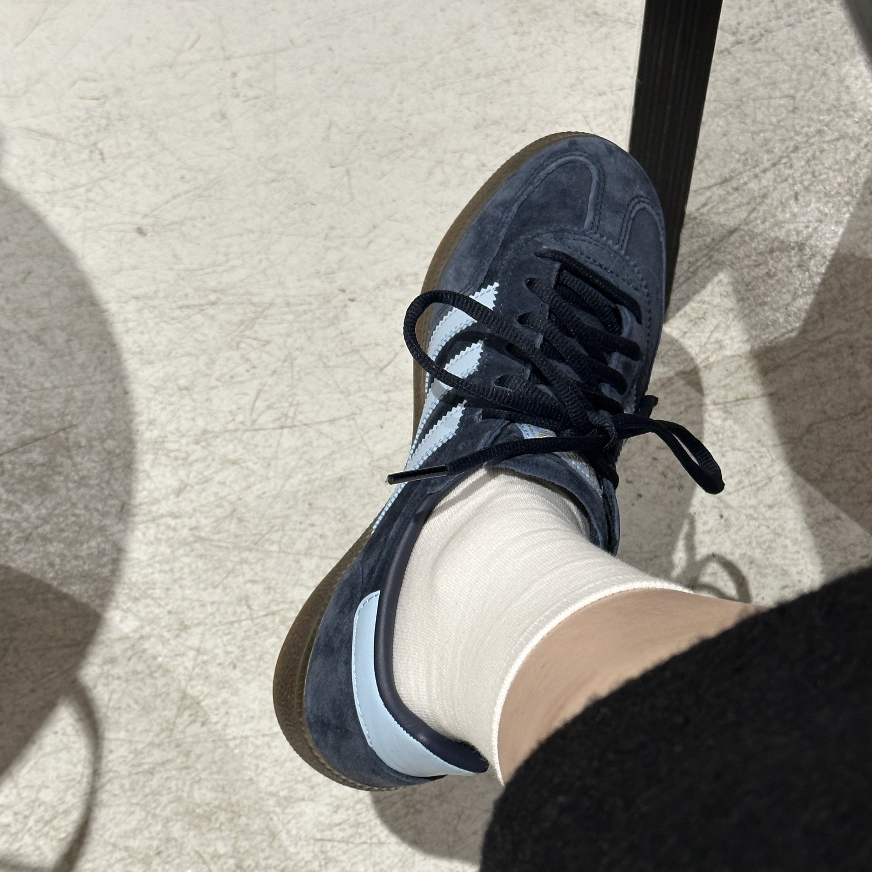 Adidas Spezial Handball Collegiate Navy 착용 스타일