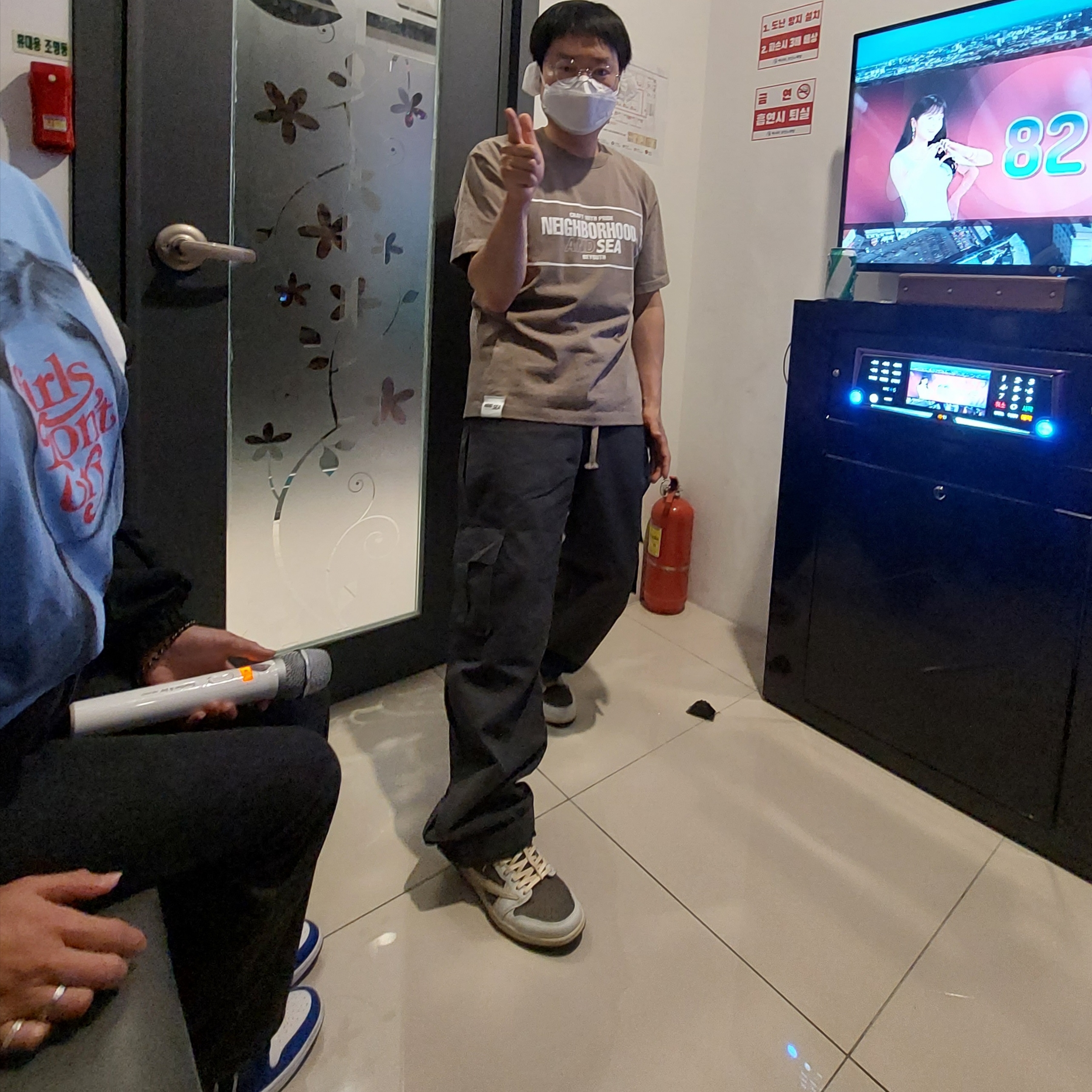 Undercover × Verdy UC2B9815 T-Shirt Light Blue, Gucci Ghost Ring Silver 3.8mm 착용 스타일