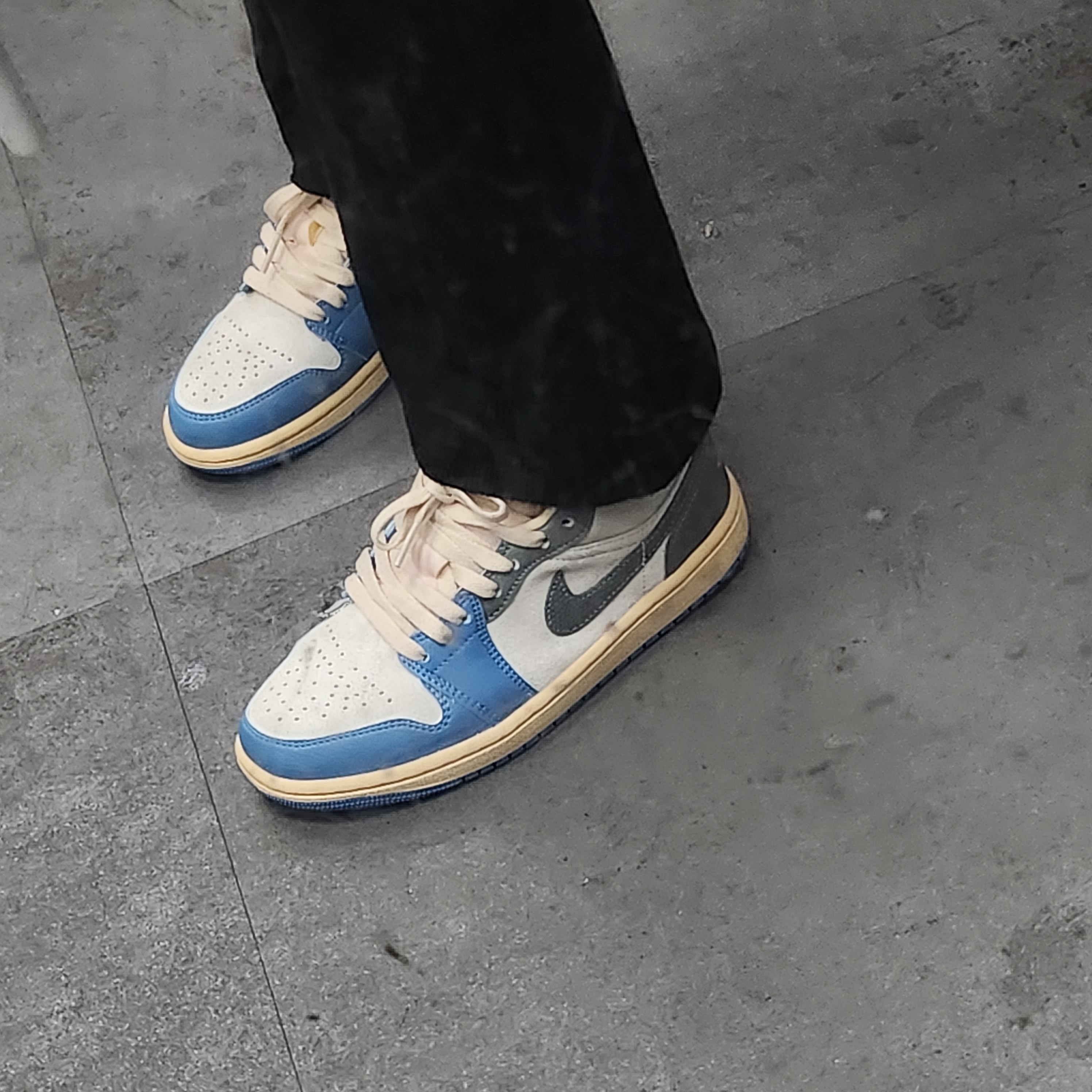 Jordan 1 Low SE Tokyo 96 착용 스타일 - 1