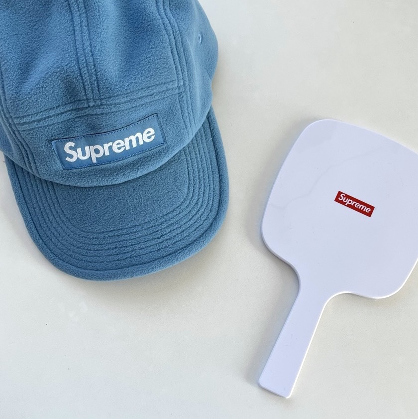 Supreme Polartec Camp Cap Dusty Teal - 22FW, Supreme Hand Mirror White - 18FW 착용 스타일