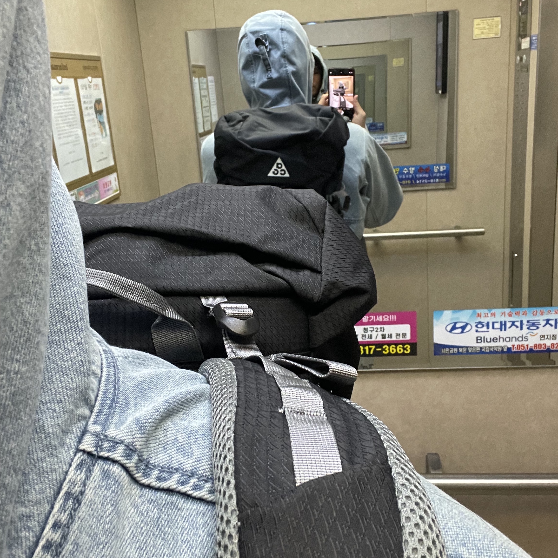 Nike ACG 36 Backpack Black, Supreme x Nike ACG Denim Pullover Washed Blue - 22FW 착용 스타일