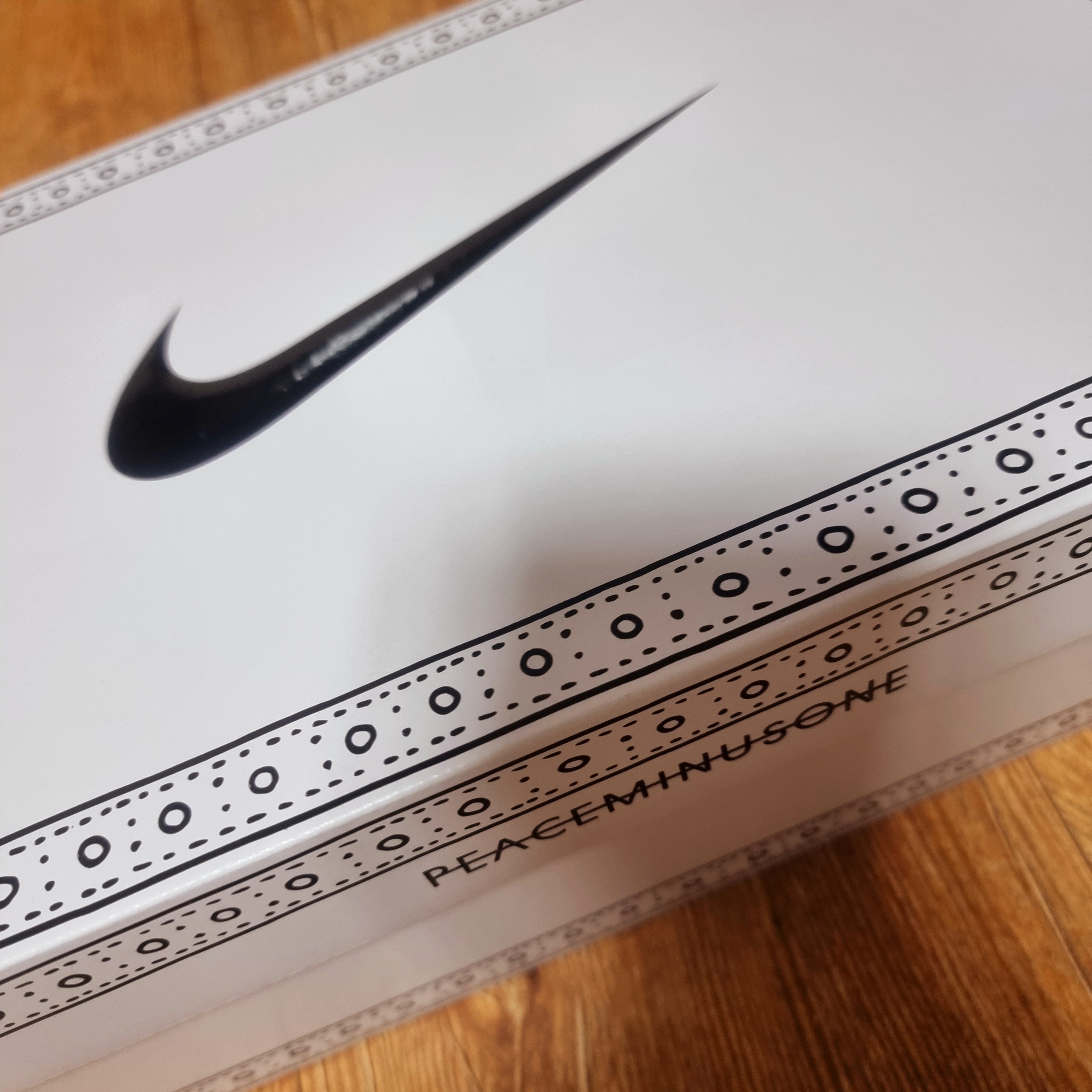 Nike x Peaceminusone Kwondo1 Black and White 착용 스타일 - 2
