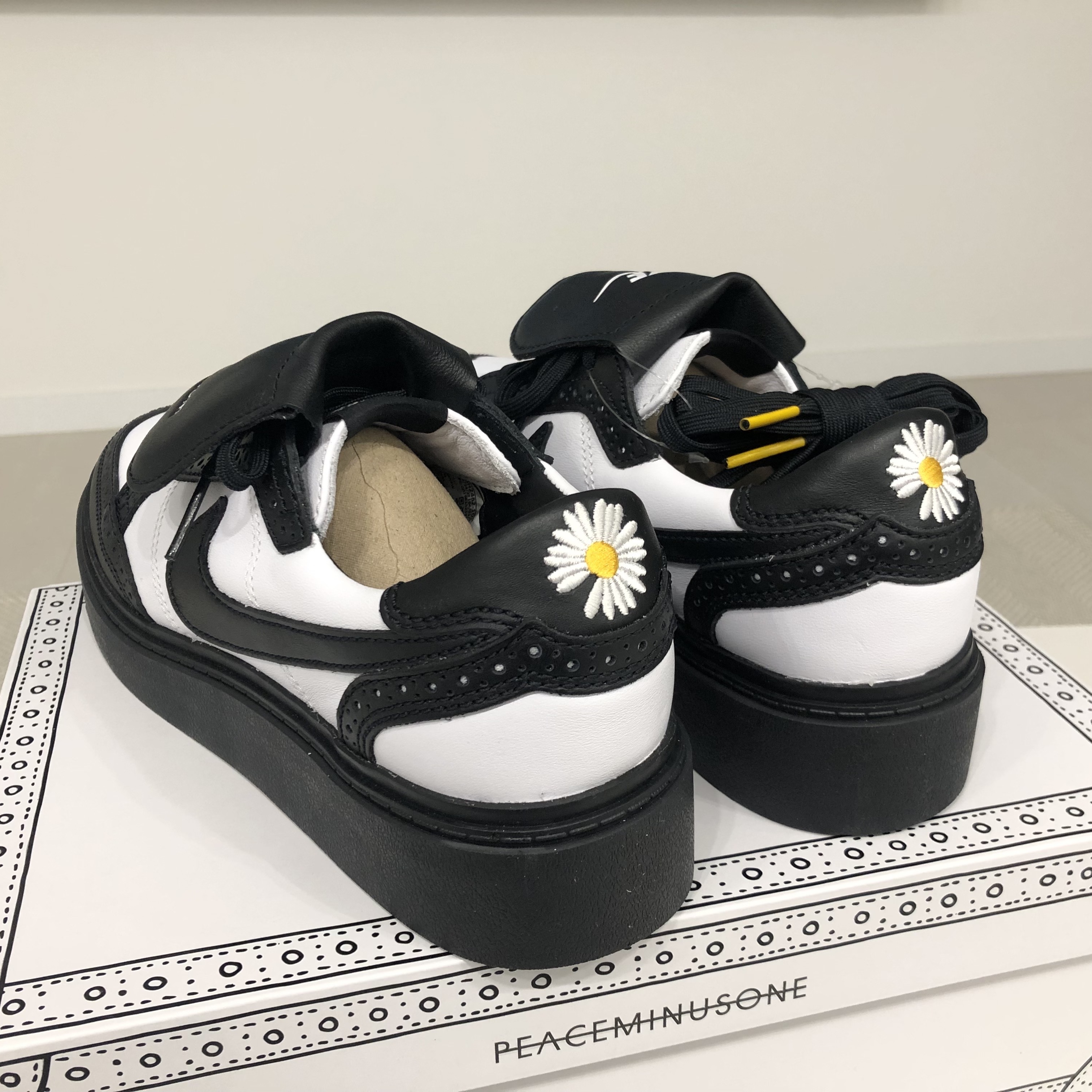 Nike x Peaceminusone Kwondo1 Black and White 착용 스타일 - 1