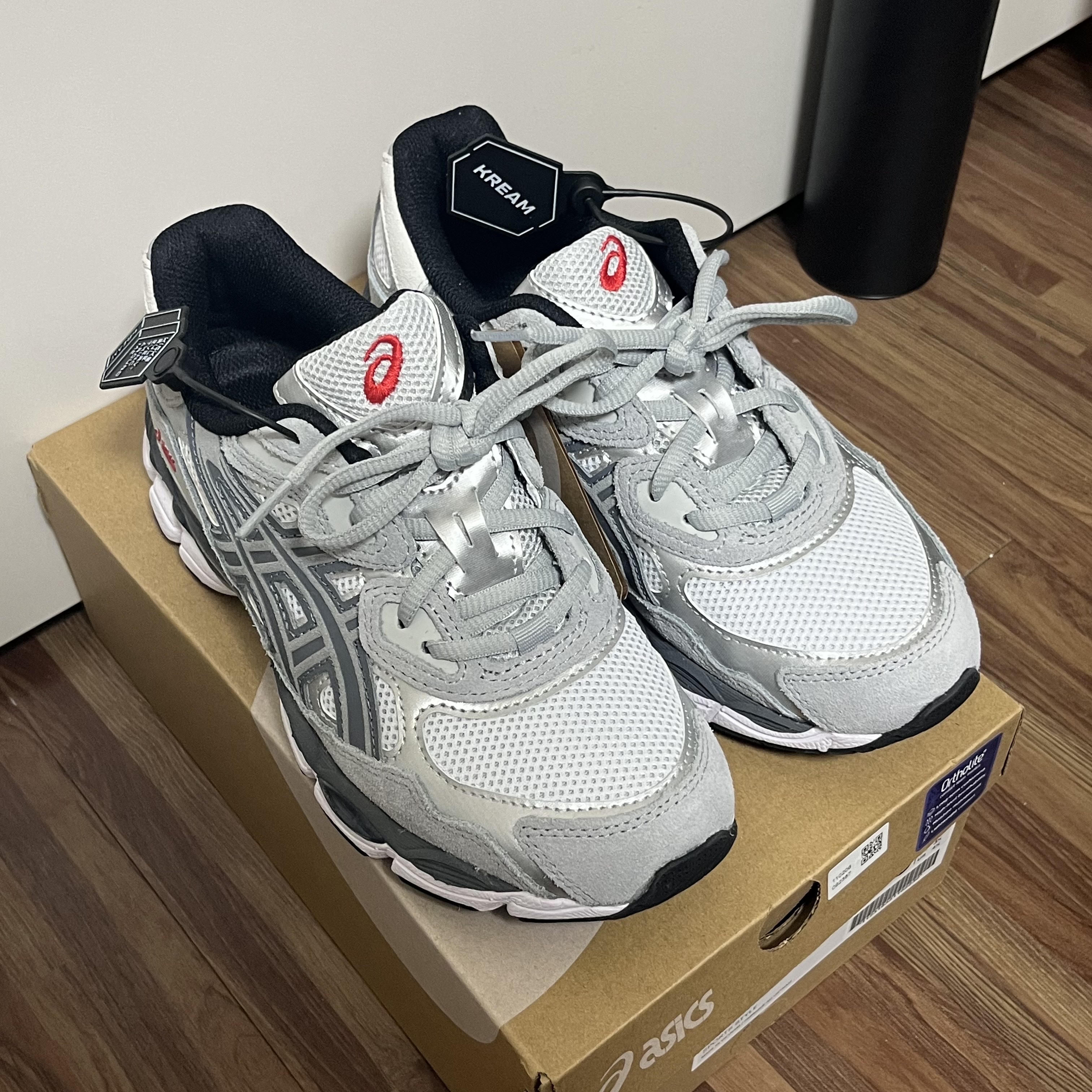 Asics Gel-NYC White Steel Grey 착용 스타일 - 1