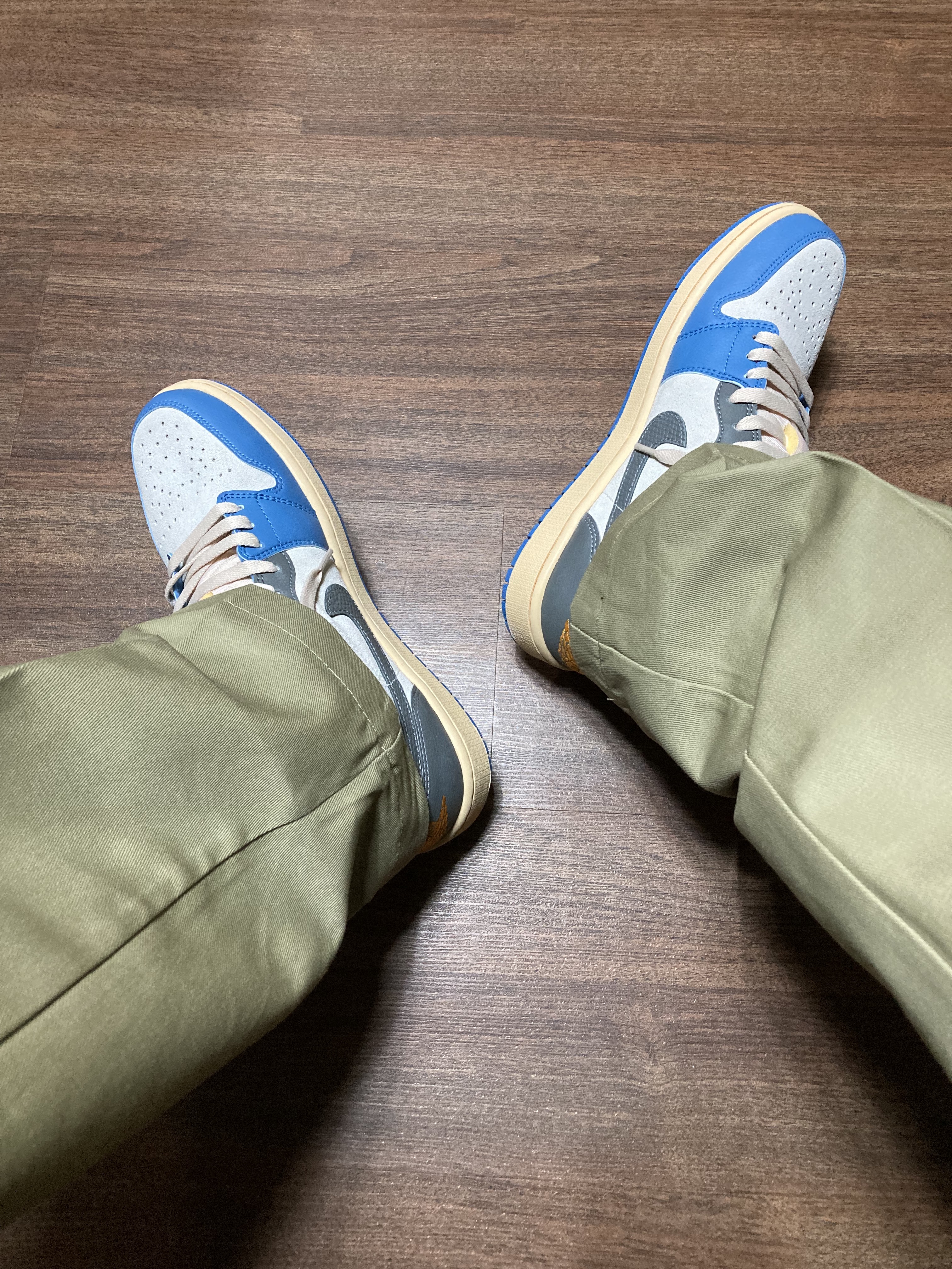 Jordan 1 Low SE Tokyo 96 착용 스타일 - 2