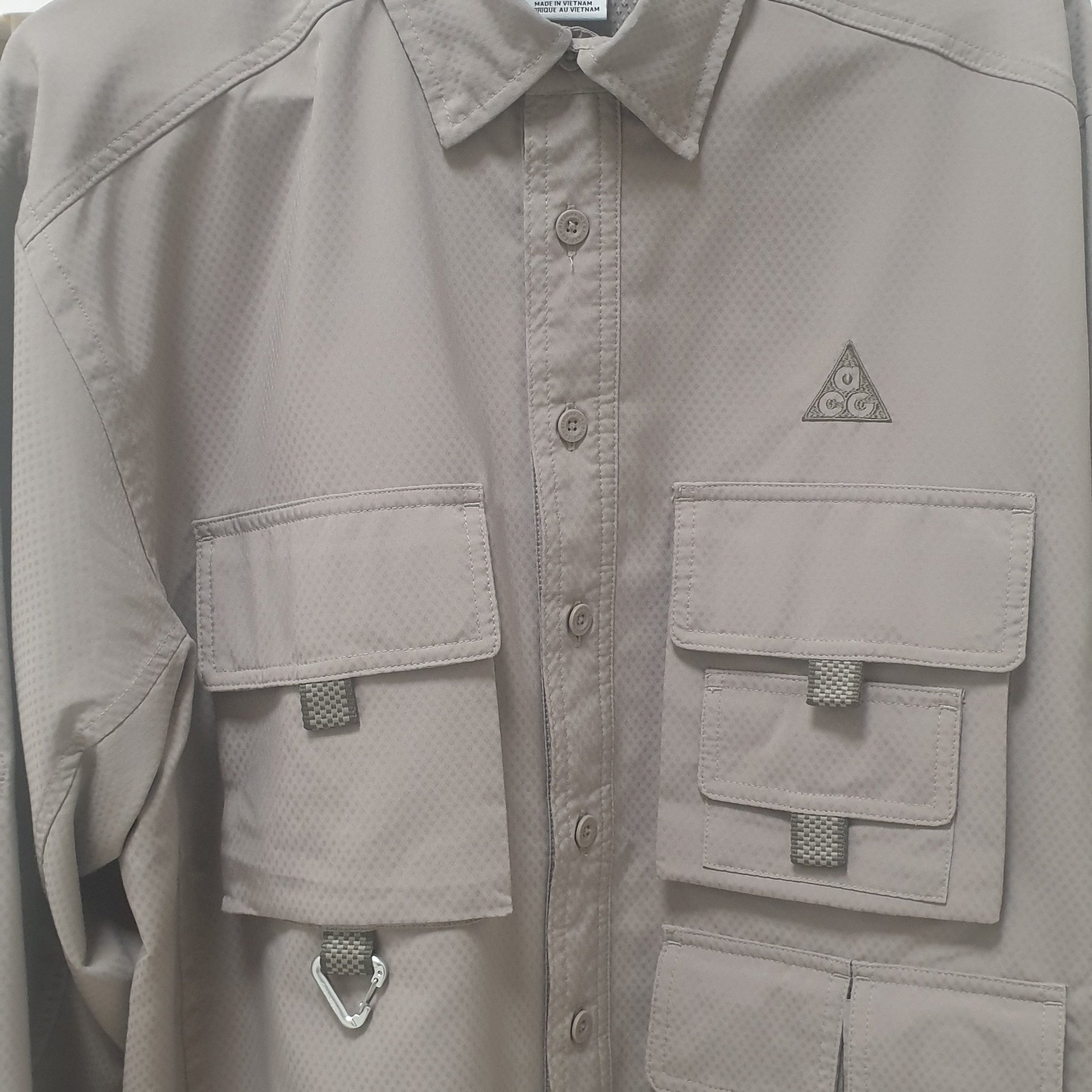 Nike ACG Devastation Trail Work Shirt Moon Fossil - Asia 착용 스타일