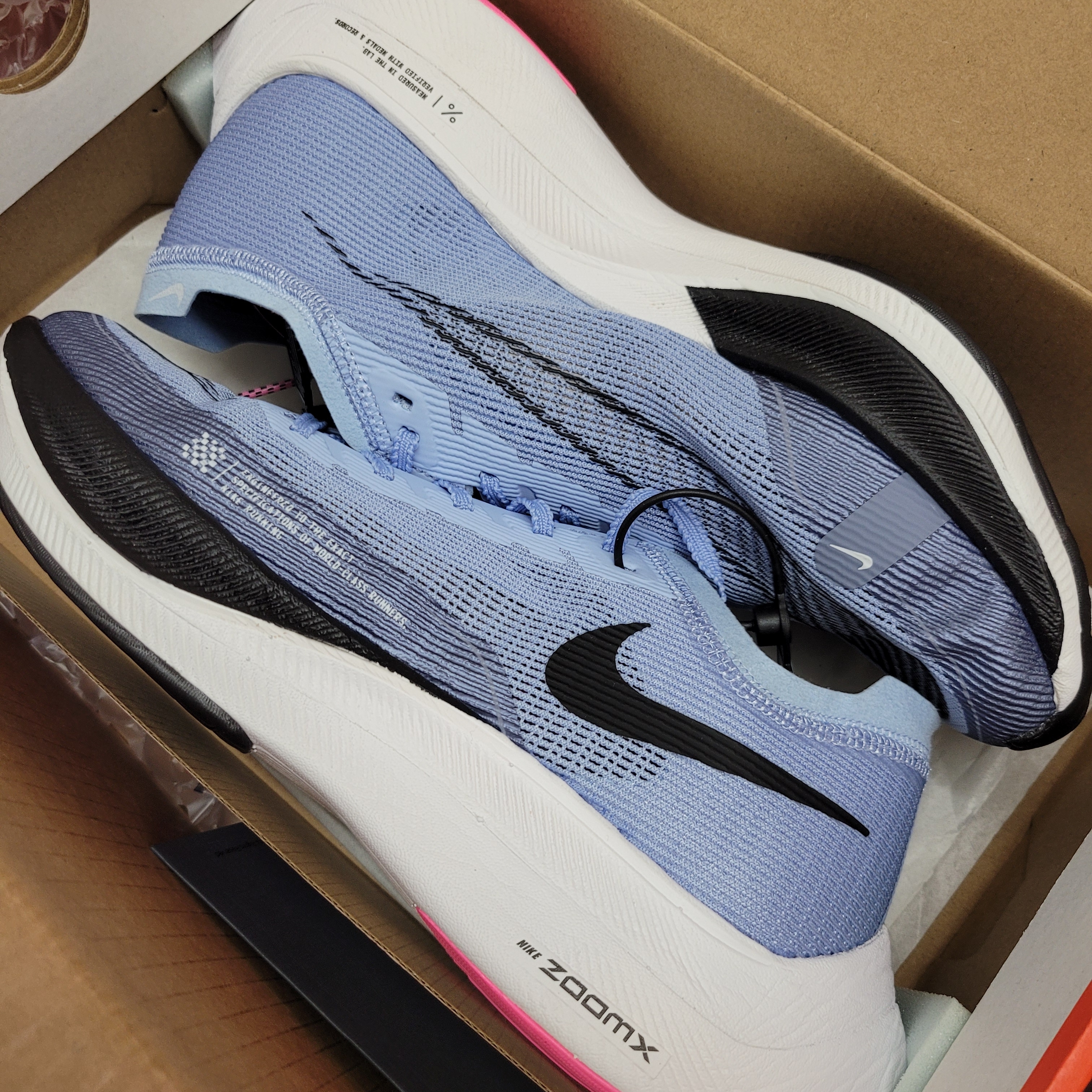 Nike ZoomX Vaporfly Next% 2 Cobalt Bliss Ashen Slate 착용 스타일