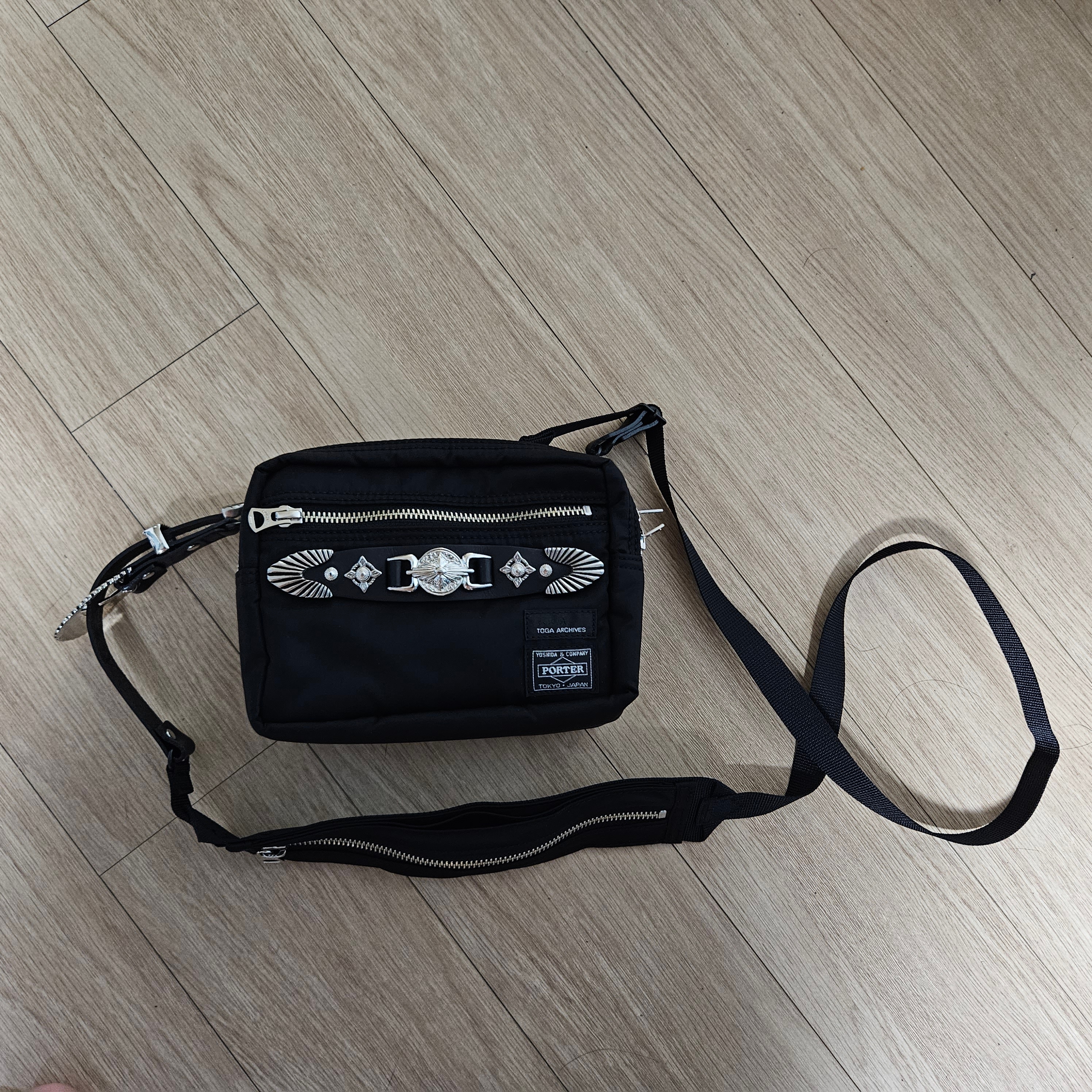 Porter x Toga Belt Bag Black 착용 스타일