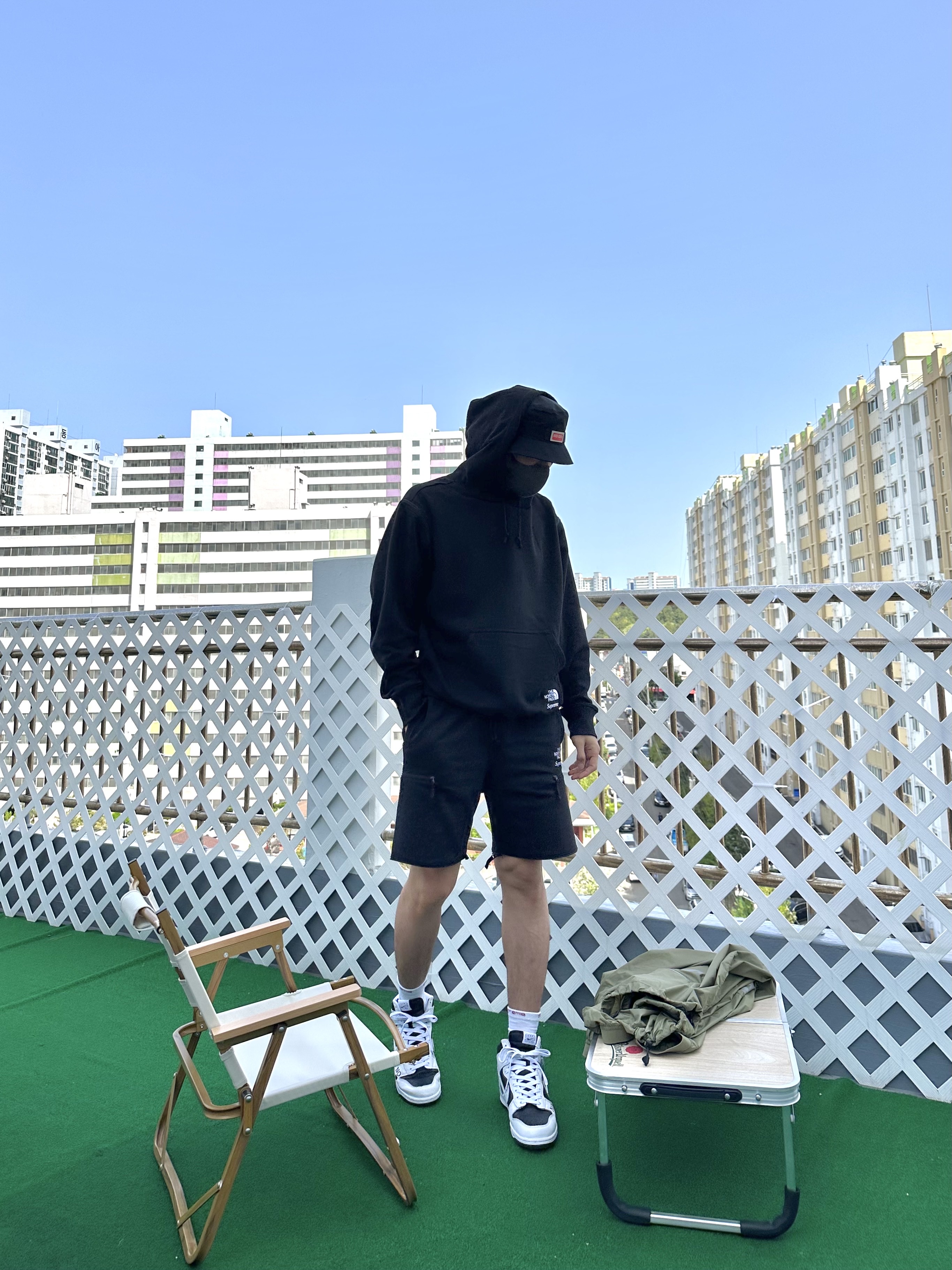 Kenzo Jungle Bucket Hat Black, Supreme x The North Face Convertible Hooded Sweatshirt Black - 23SS 착용 스타일 - 1