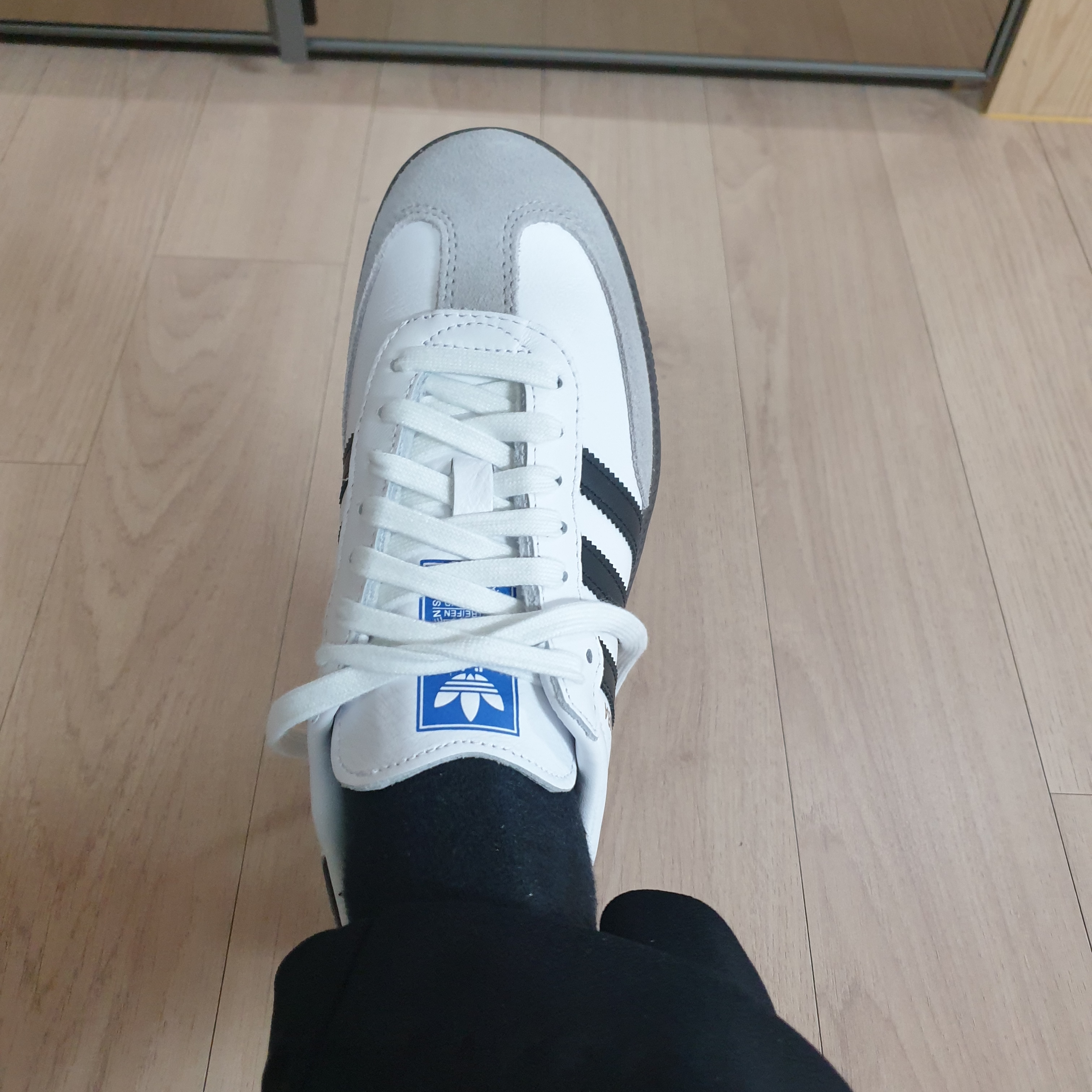 Adidas Samba OG Cloud White 착용 스타일 - 2