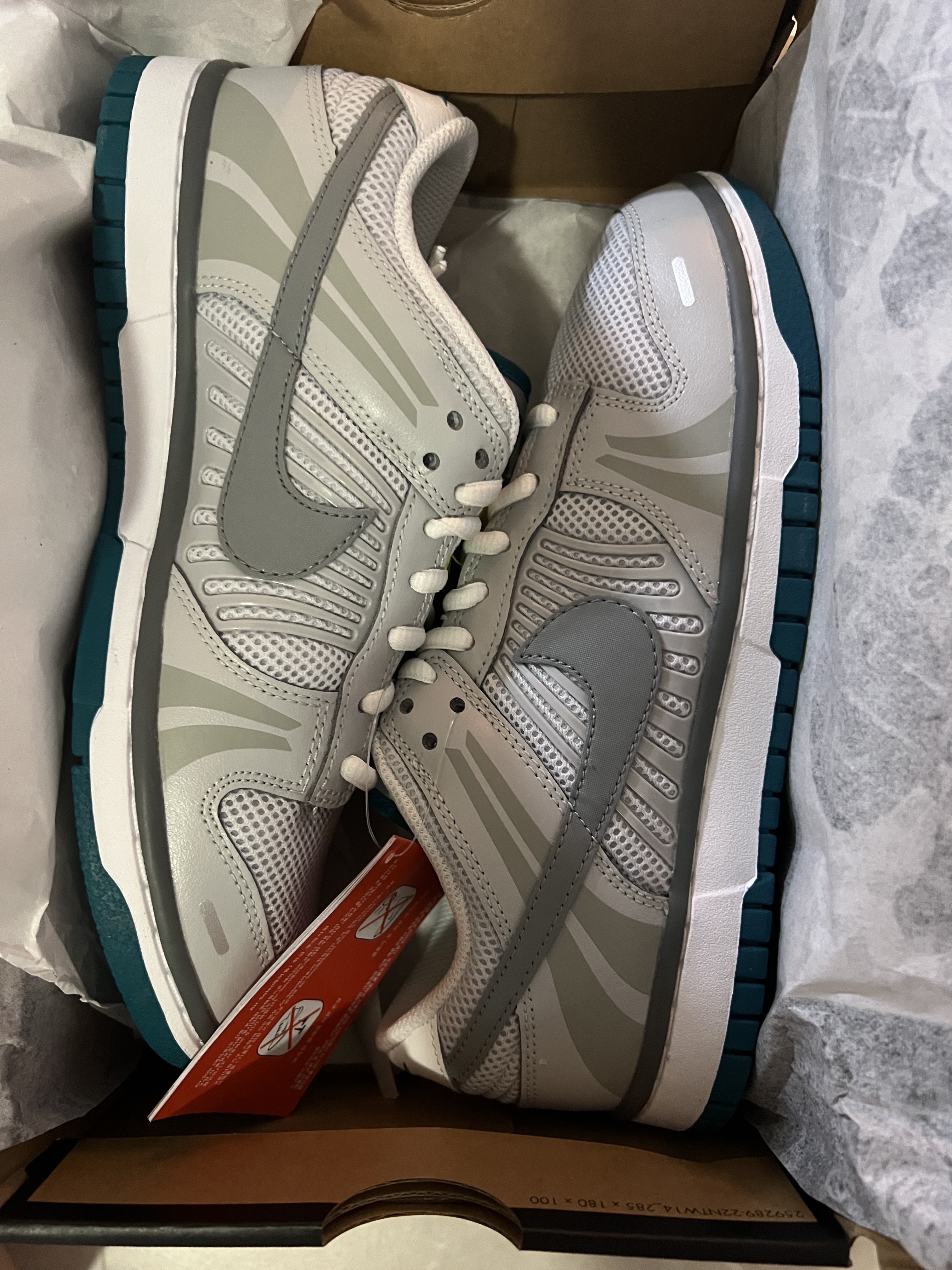 (W) Nike Dunk Low Grey Fog and Blustery 착용 스타일