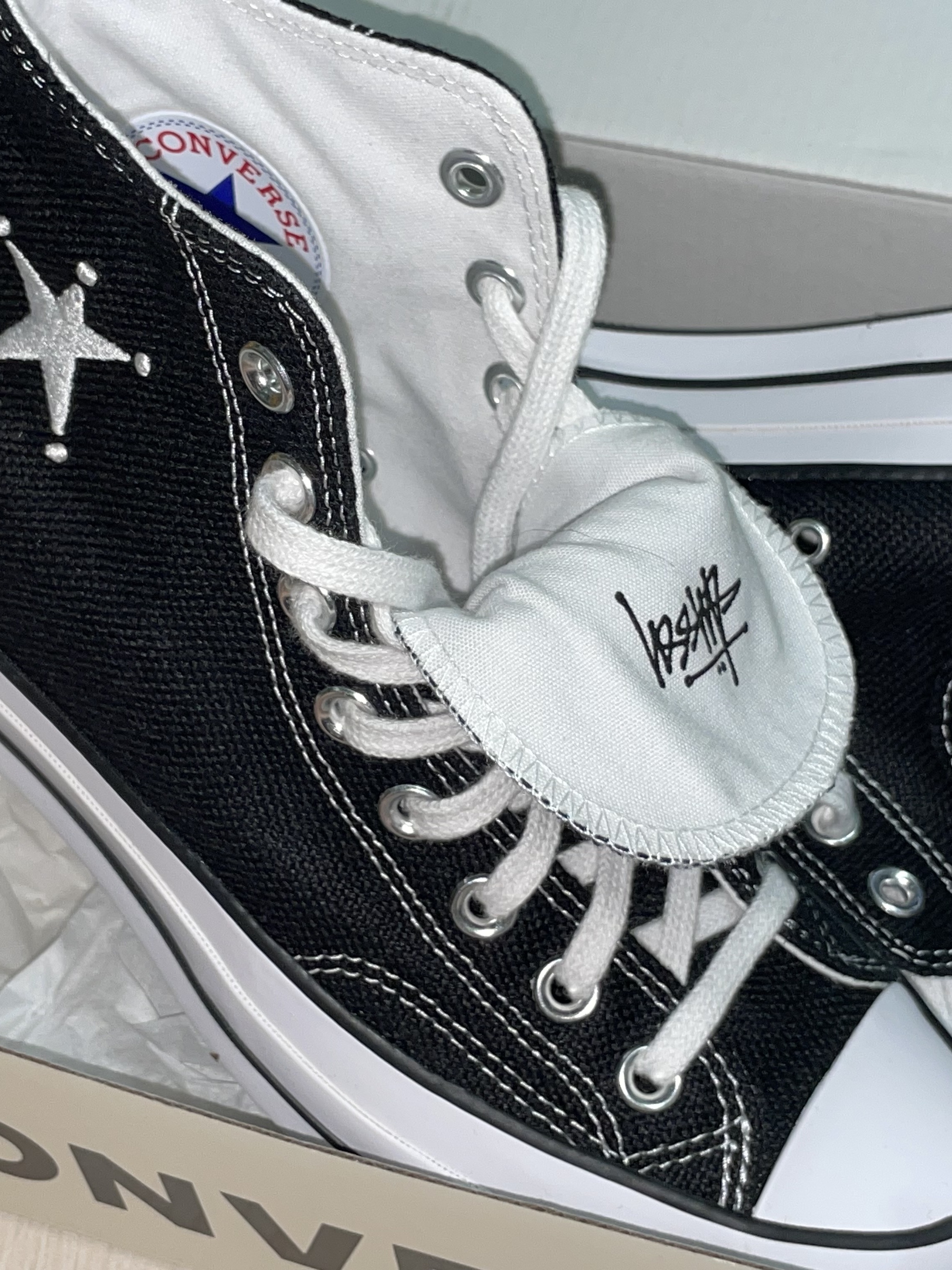 Converse x Stussy Chuck 70 High Black 착용 스타일 - 2