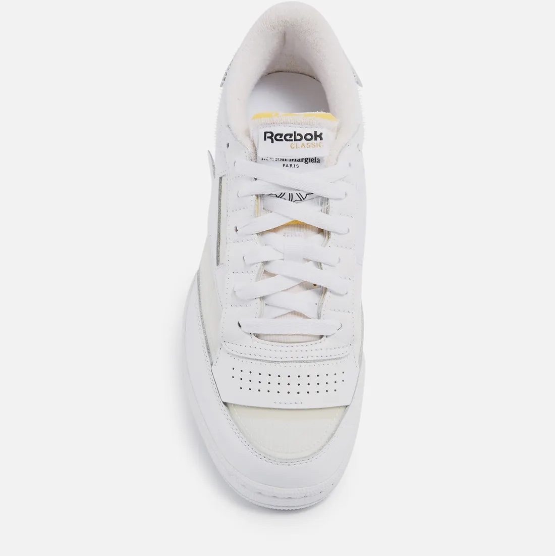 Reebok x Maison Margiela Project 0 Club C Memory of V2 Classic White Core Black 착용 스타일 - 1