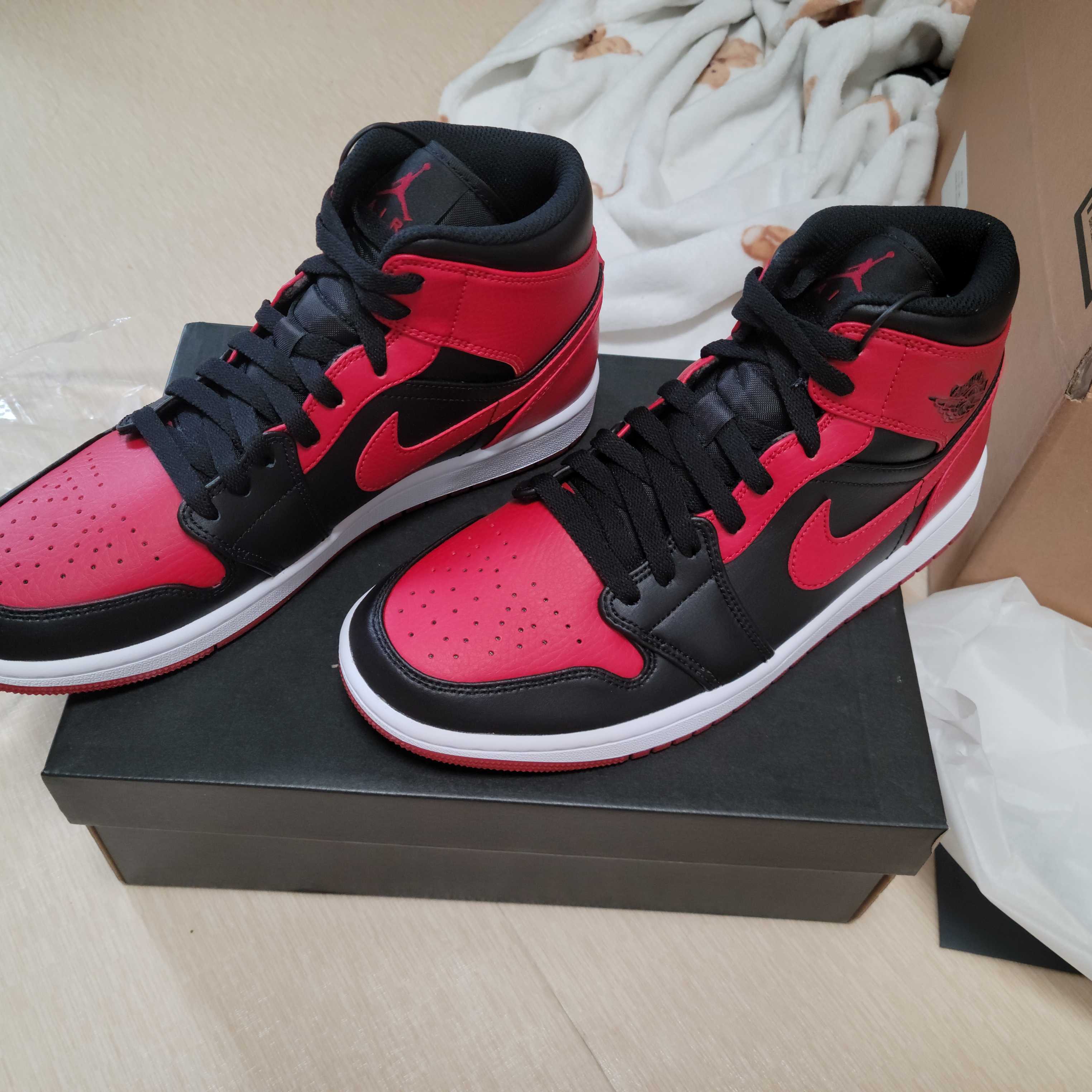 Jordan 1 Mid Bred Banned 2020 착용 스타일