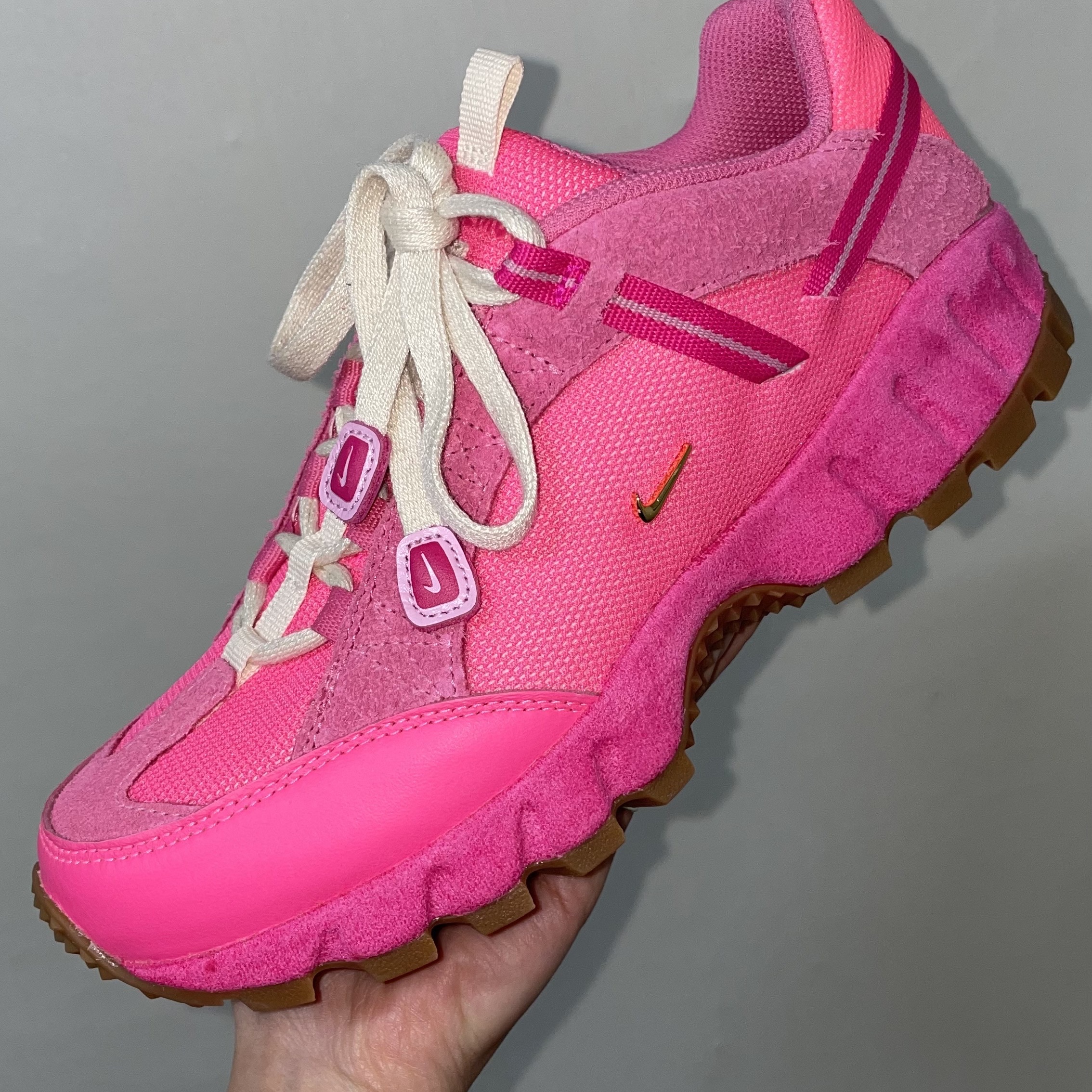 Nike x Jacquemus Air Humara LX Pink Flash 착용 스타일