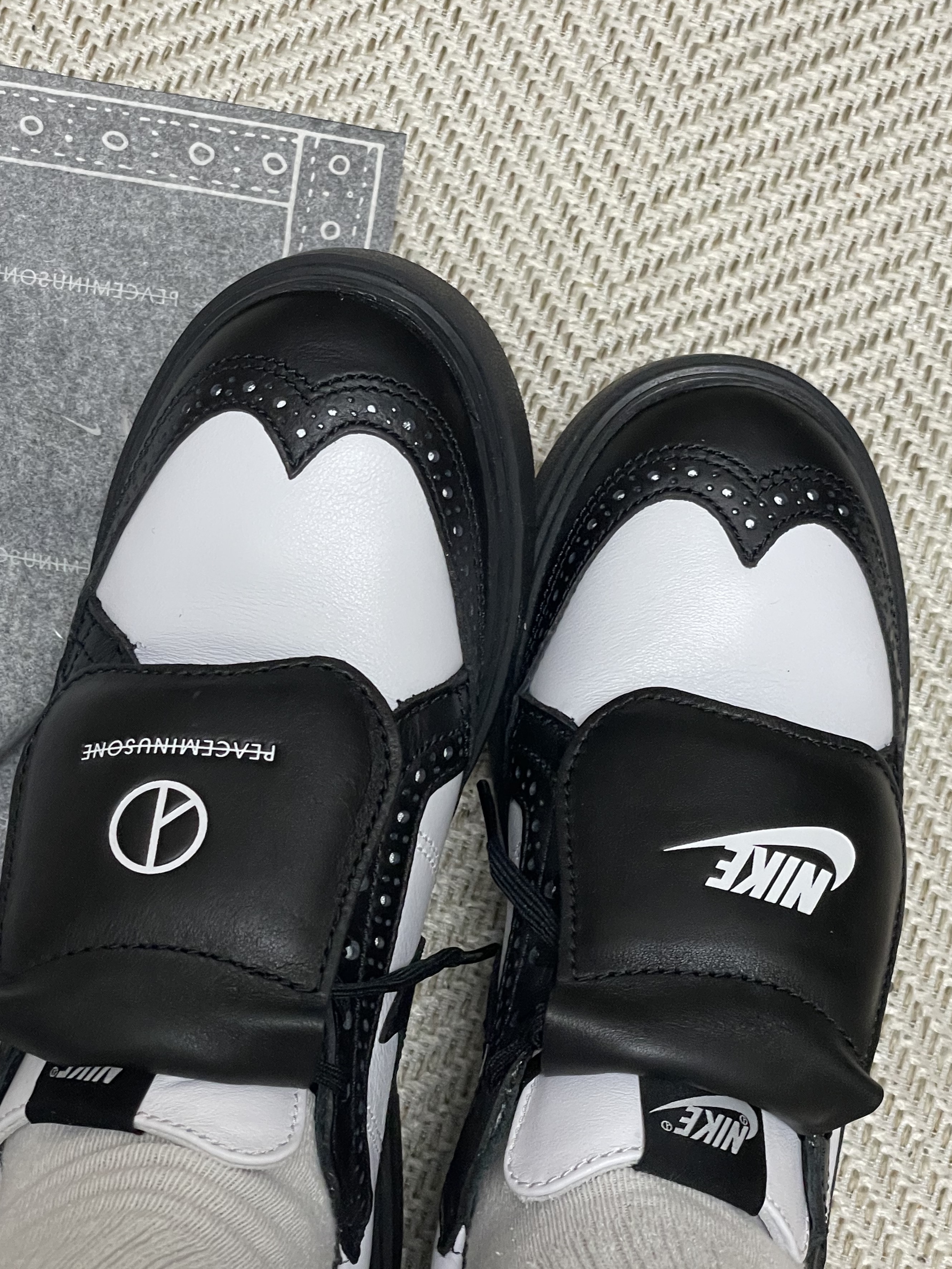 Nike x Peaceminusone Kwondo1 Black and White 착용 스타일 - 2