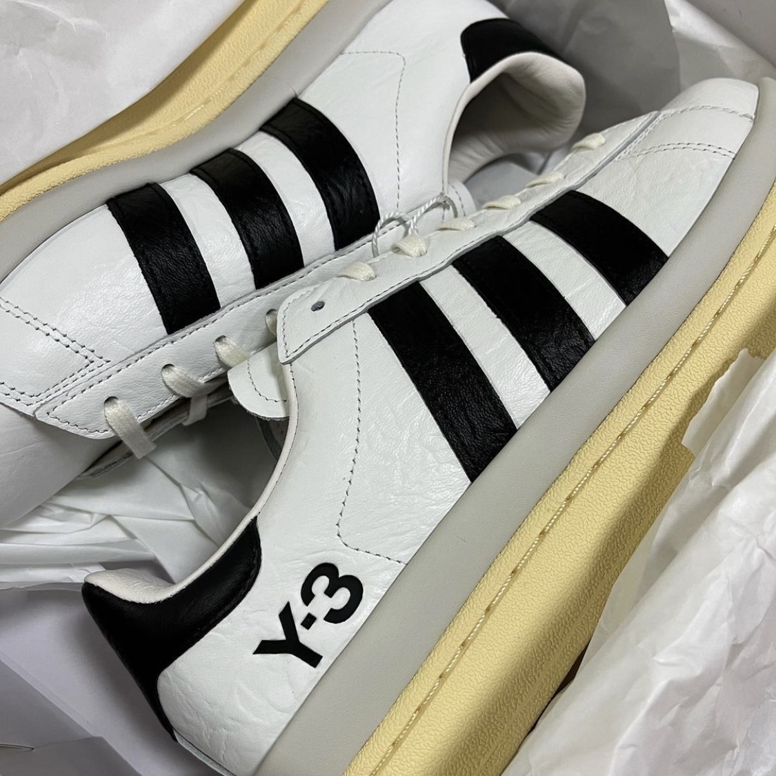 Y-3 Hicho Core White Black 착용 스타일