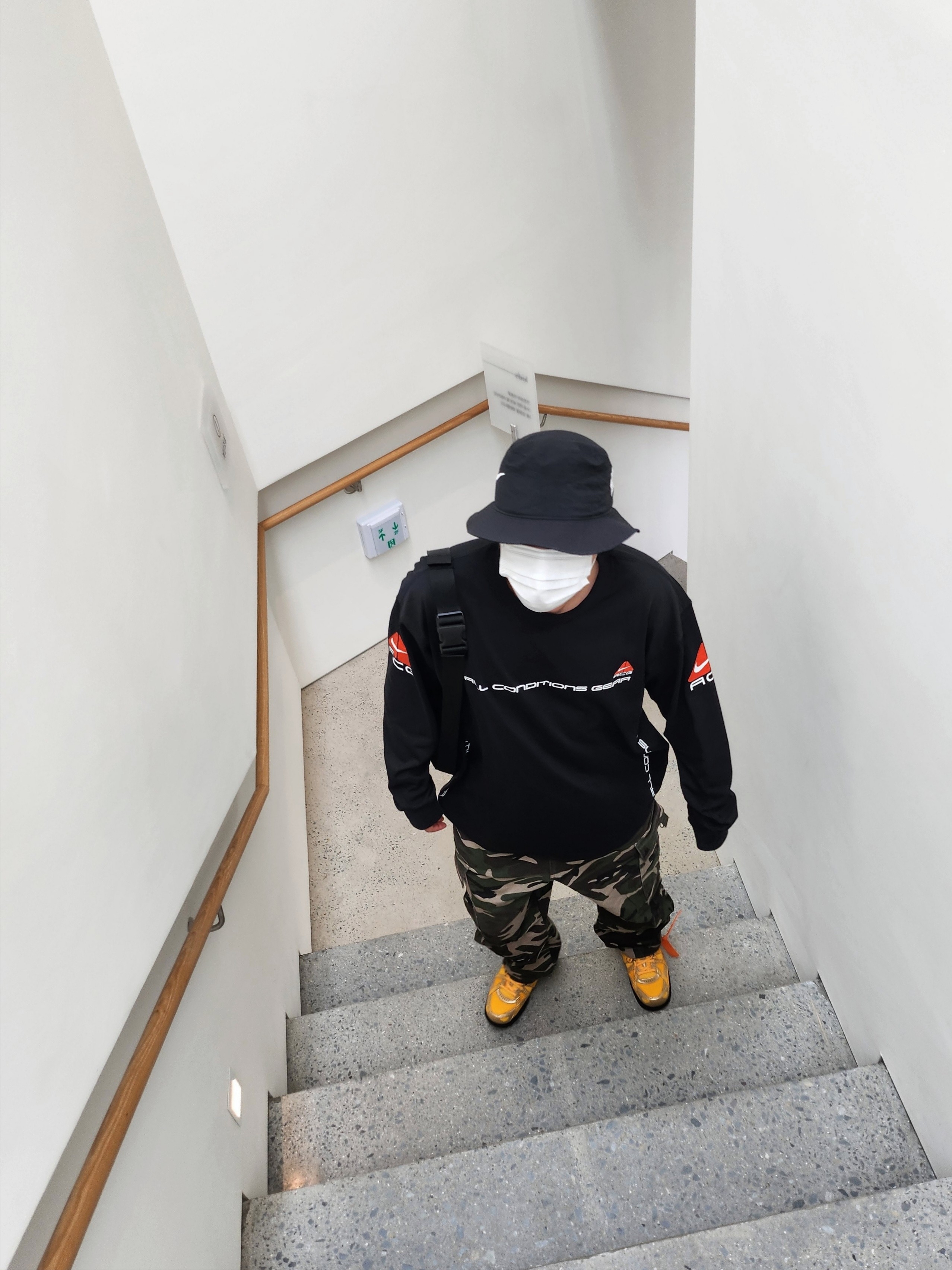Nike NRG ACG SSNL Lungs Long Sleeve T-Shirt Black - US/EU, Nike x Off-White Air Rubber Dunk University Gold 착용 스타일 - 3