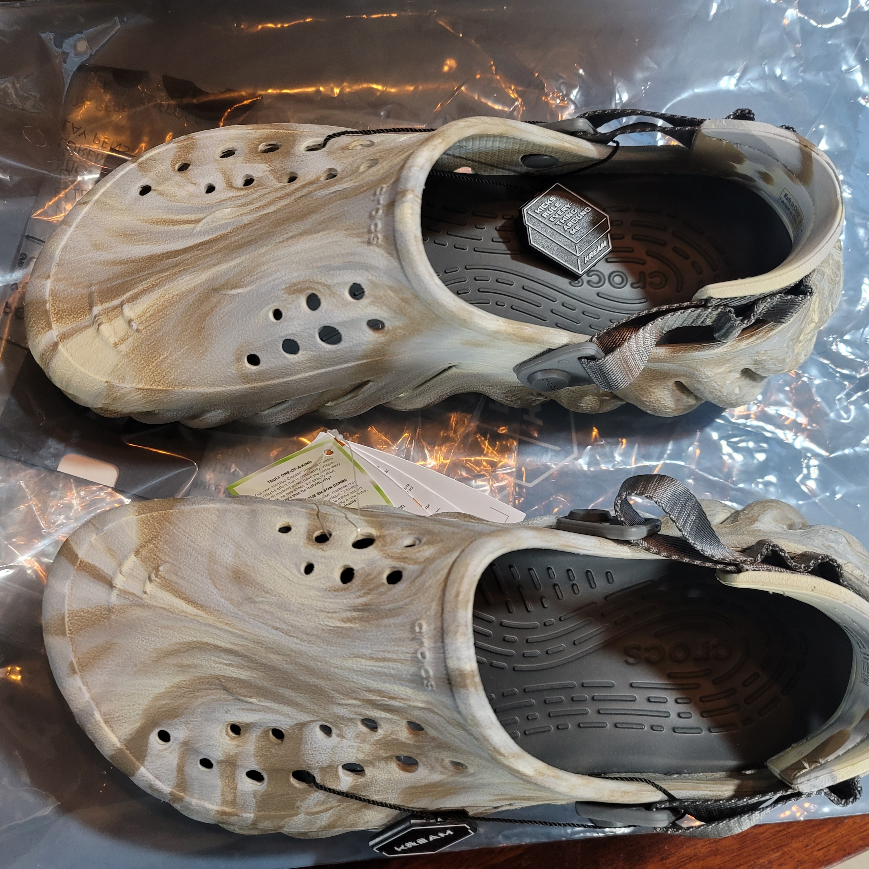 Crocs Echo Marbled Clog Bone Multi 착용 스타일