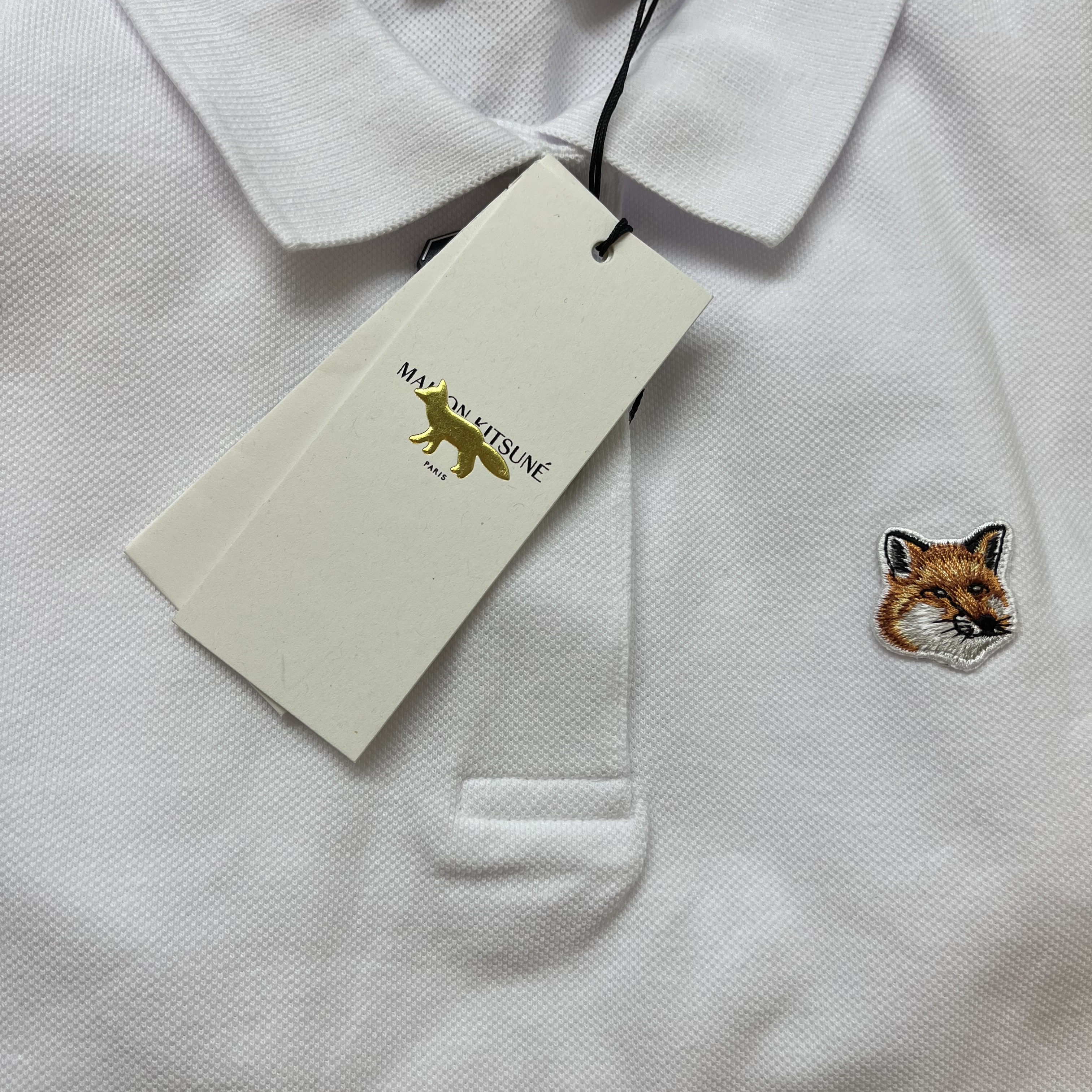(W) Maison Kitsune Fox Head Patch Classic Polo White 착용 스타일