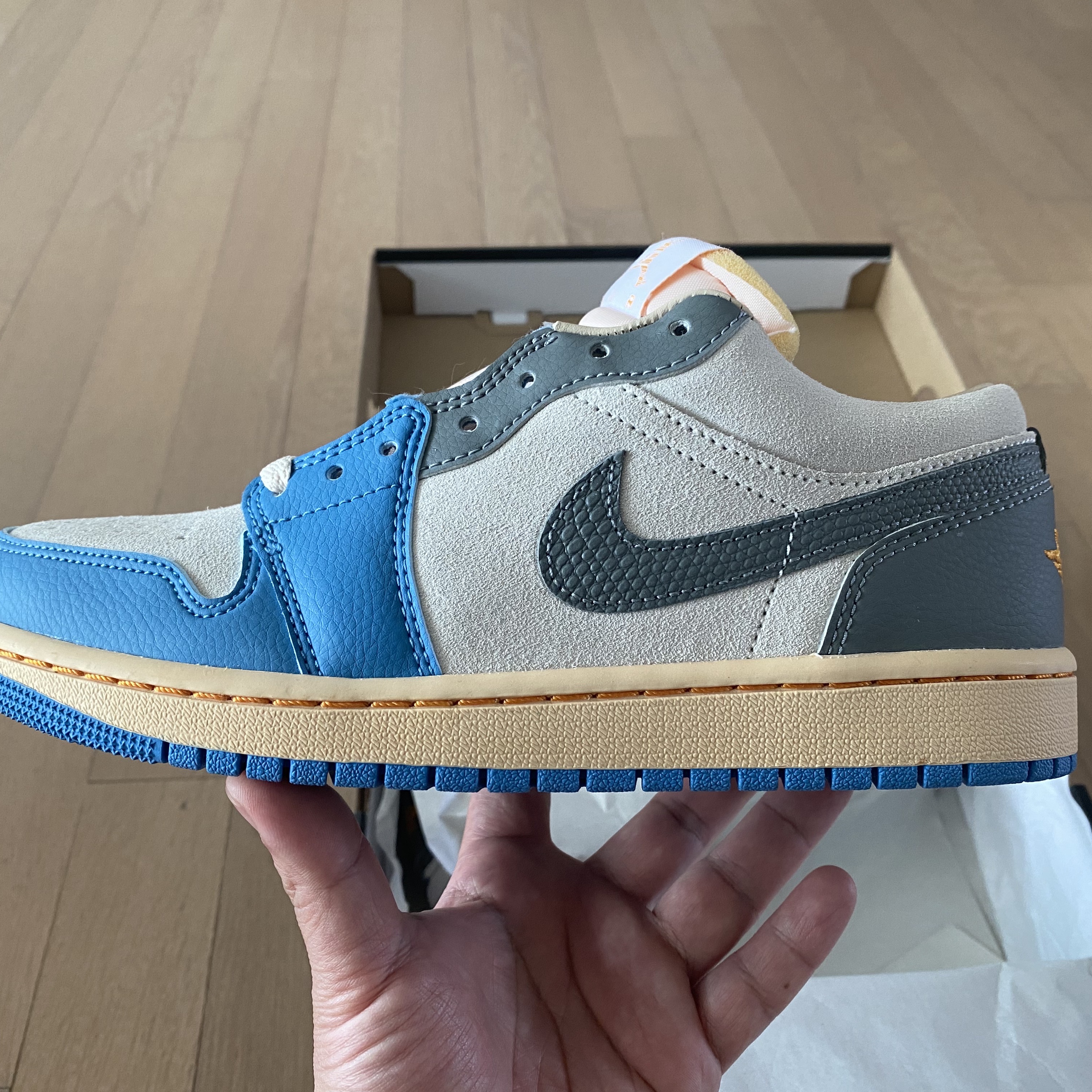 Jordan 1 Low SE Tokyo 96 착용 스타일 - 2