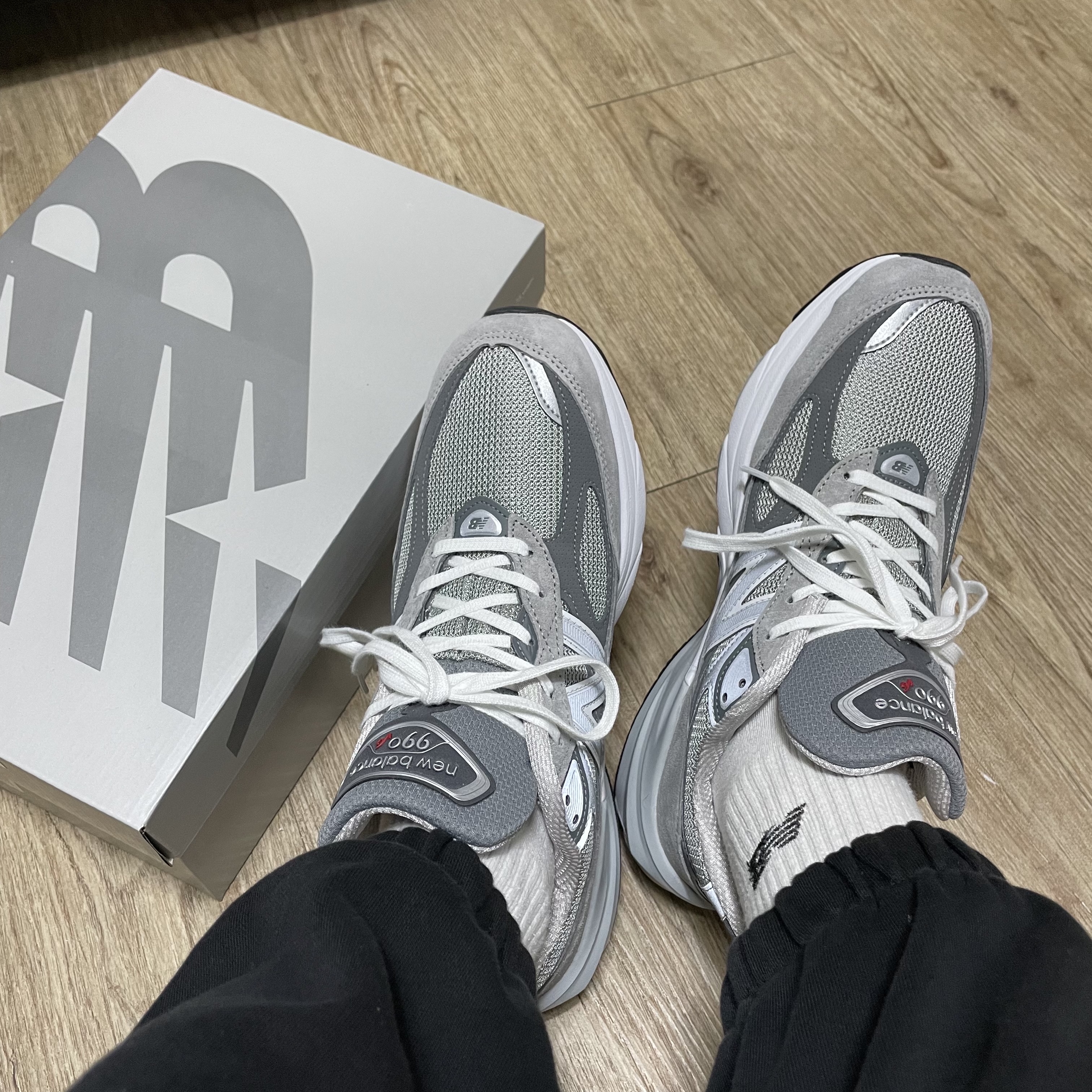 New Balance 990v6 Made in USA Grey - D Standard 착용 스타일