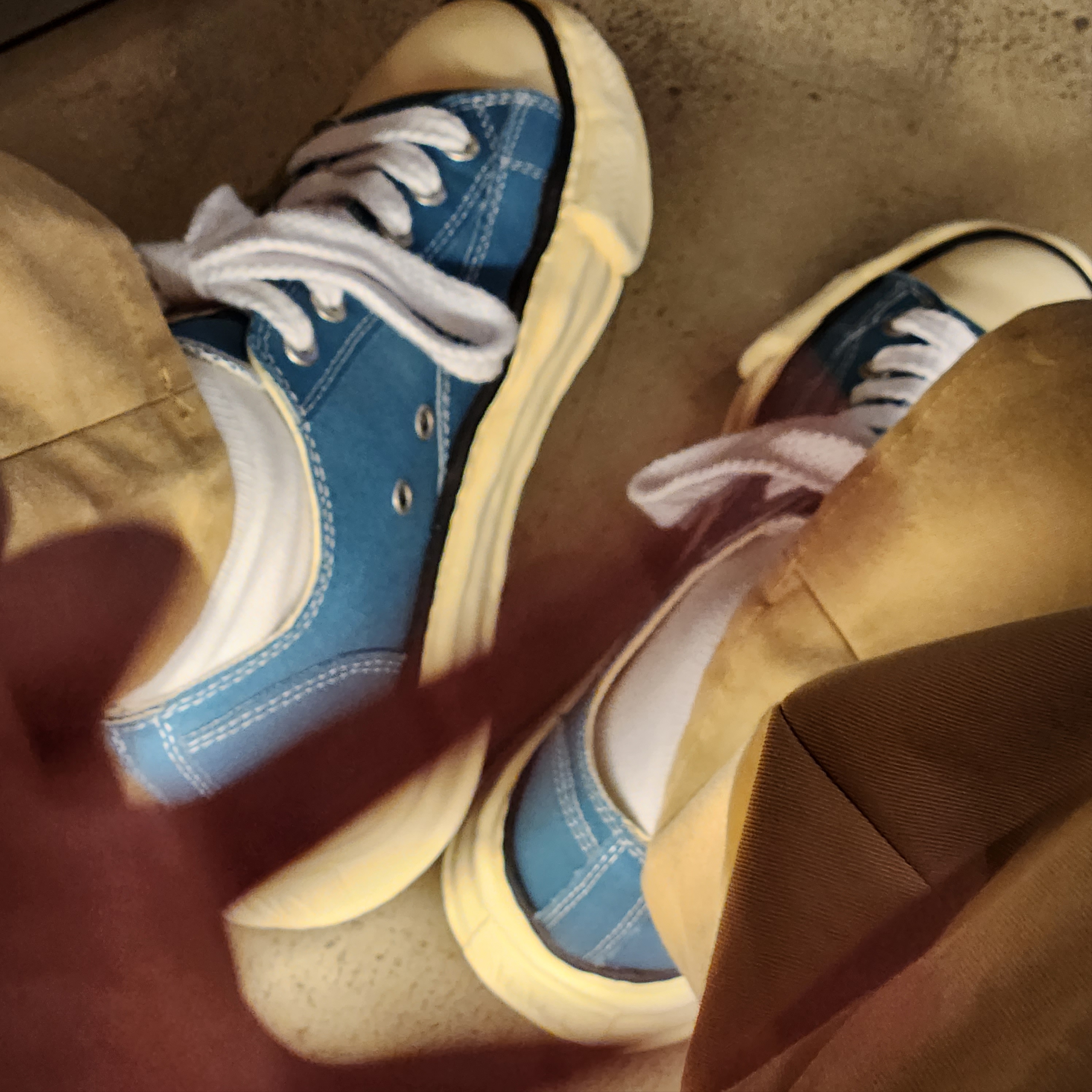 Maison Mihara Yasuhiro Peterson VL OG Sole Canvas Low-top Sneakers Blue 착용 스타일