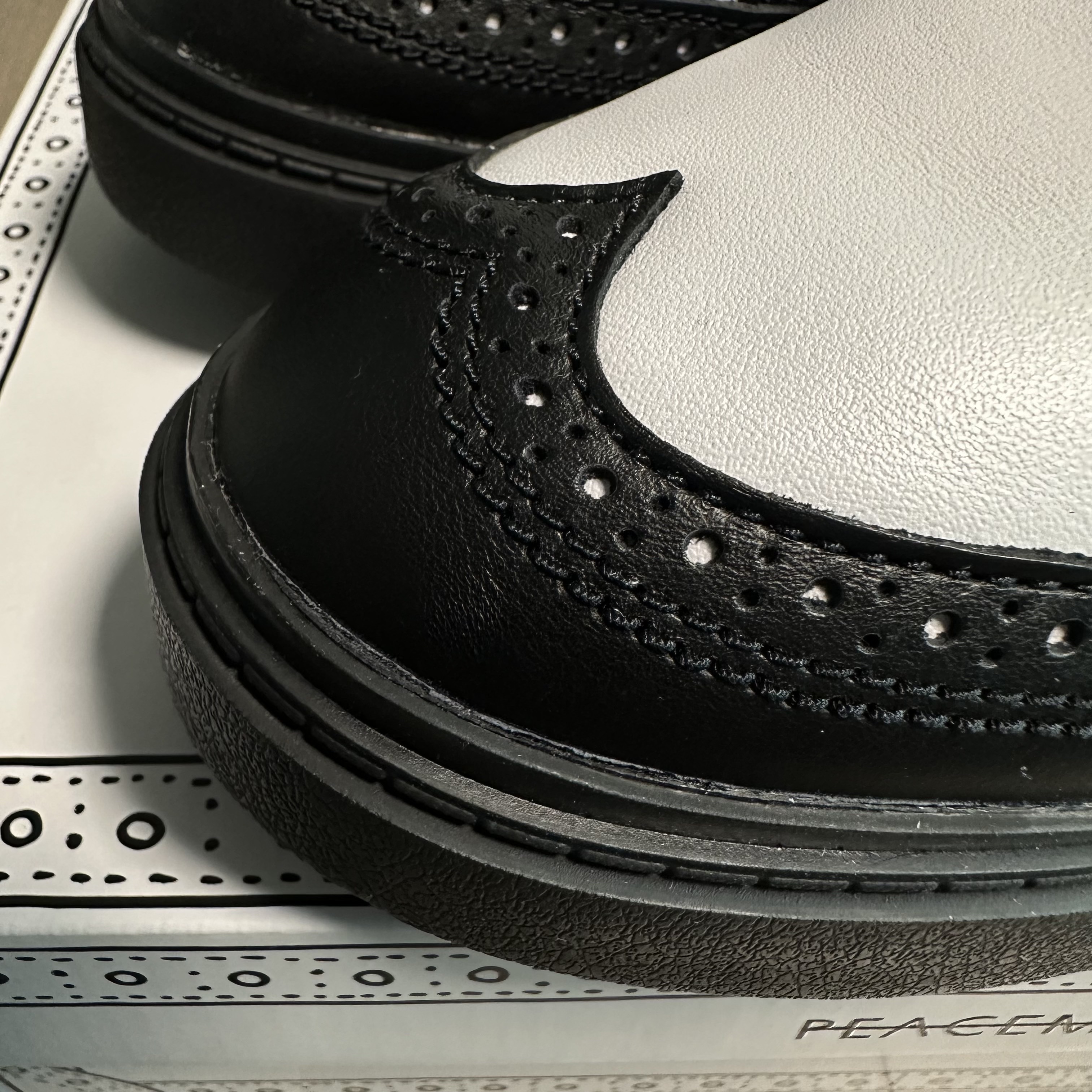 Nike x Peaceminusone Kwondo1 Black and White 착용 스타일 - 3