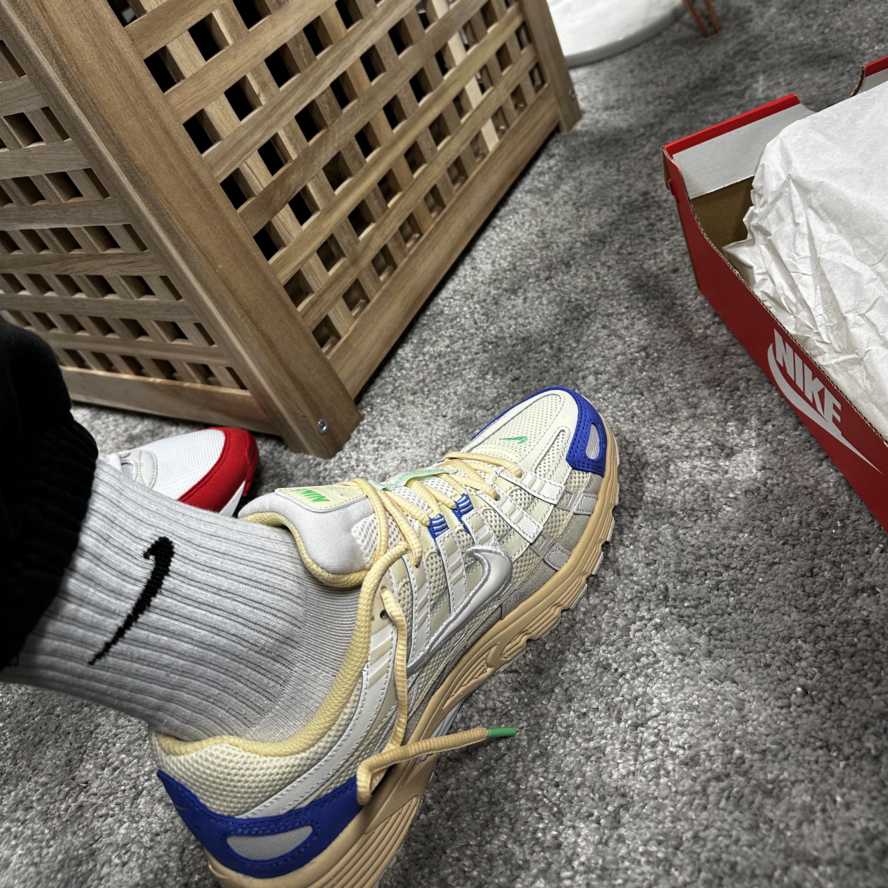 Nike P-6000 Coconut Milk Medium Blue, Nike Air Max 1 '86 Original Big Bubble 착용 스타일 - 1