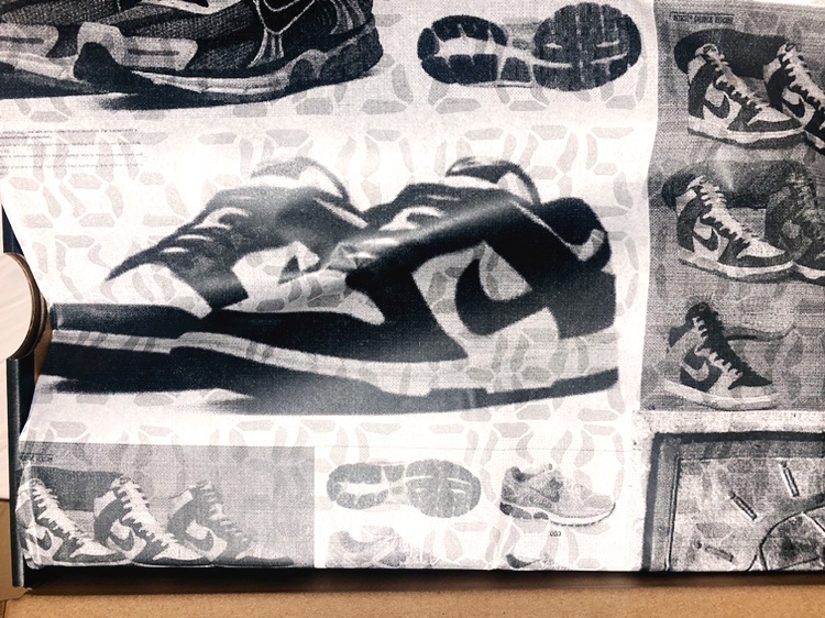 (W) Nike Zoom Vomero 5 Wolf Grey and Black 착용 스타일 - 3