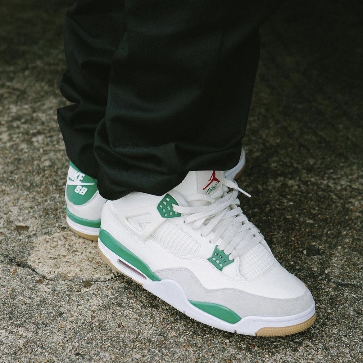 Jordan 4 x Nike SB Retro SP Pine Green 착용 스타일