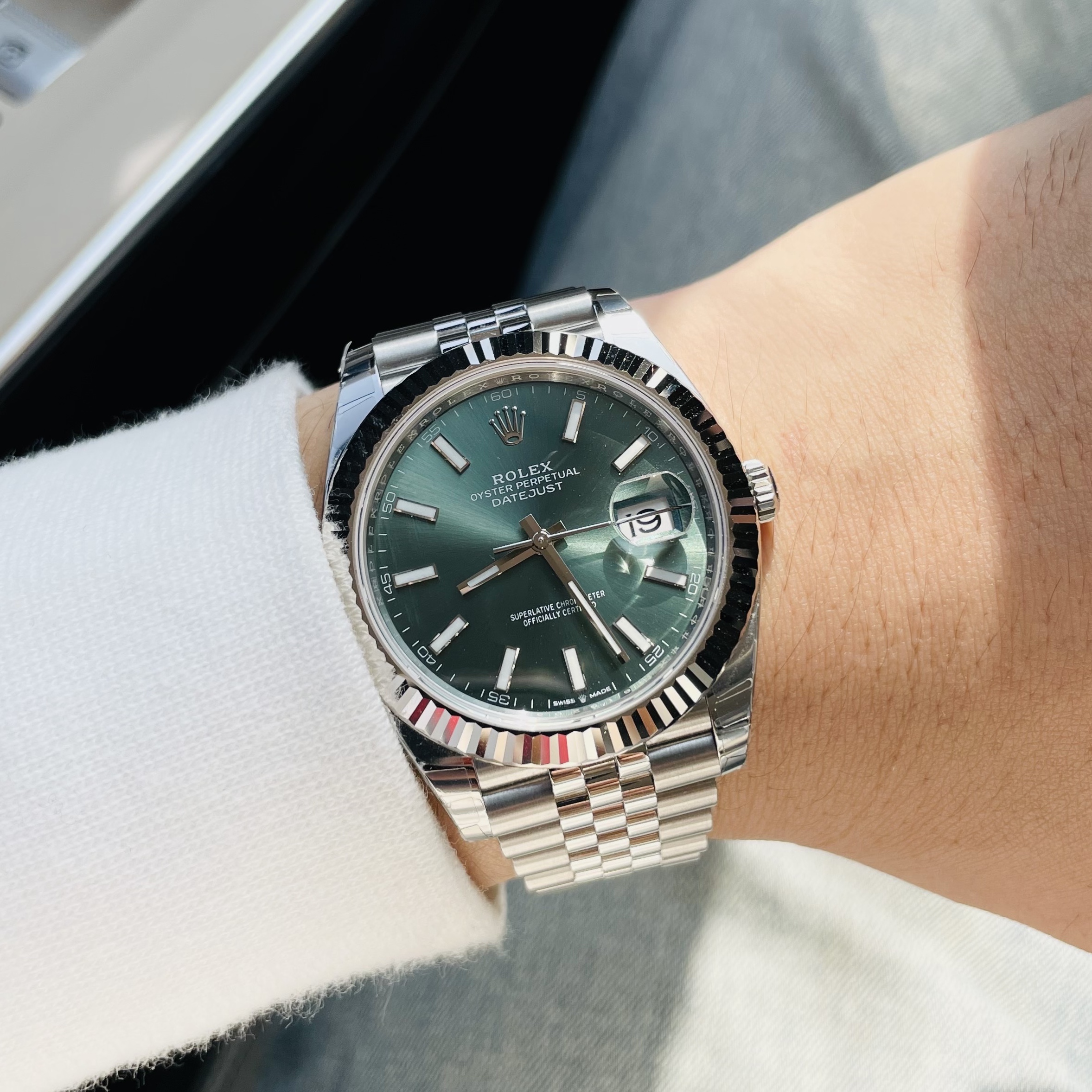 Rolex Datejust 41mm 126334 Mint Green Jubilee 착용 스타일