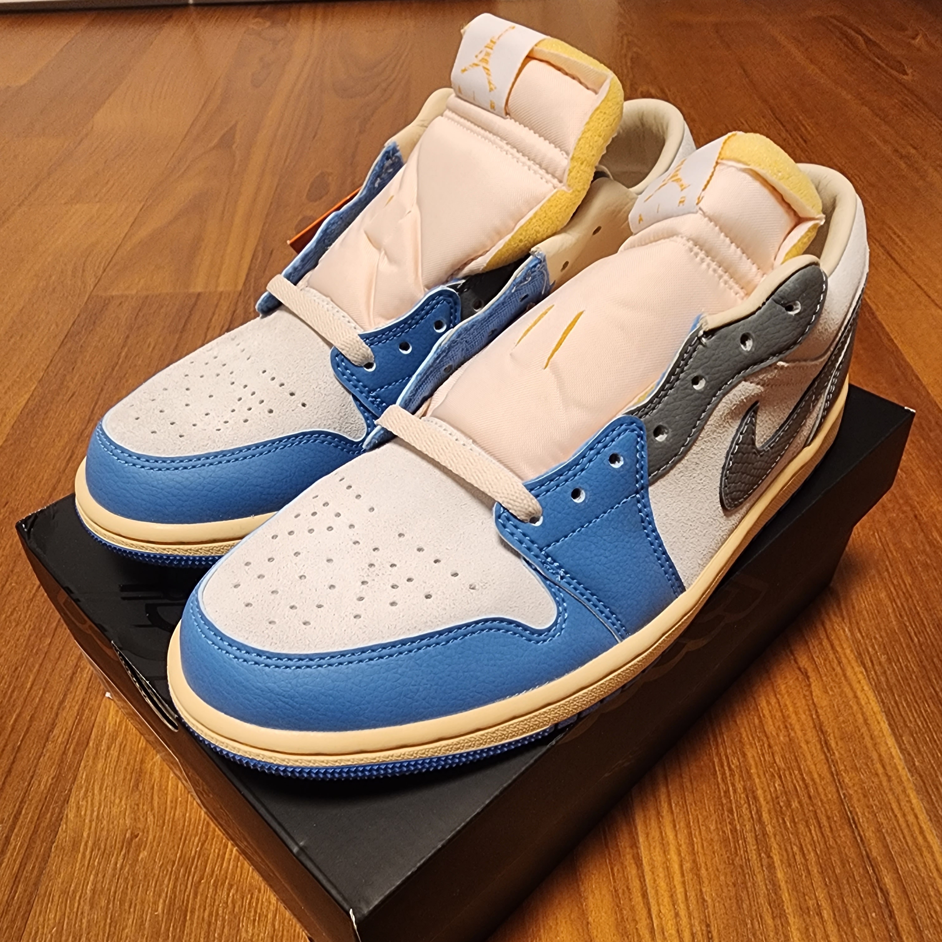 Jordan 1 Low SE Tokyo 96 착용 스타일 - 2