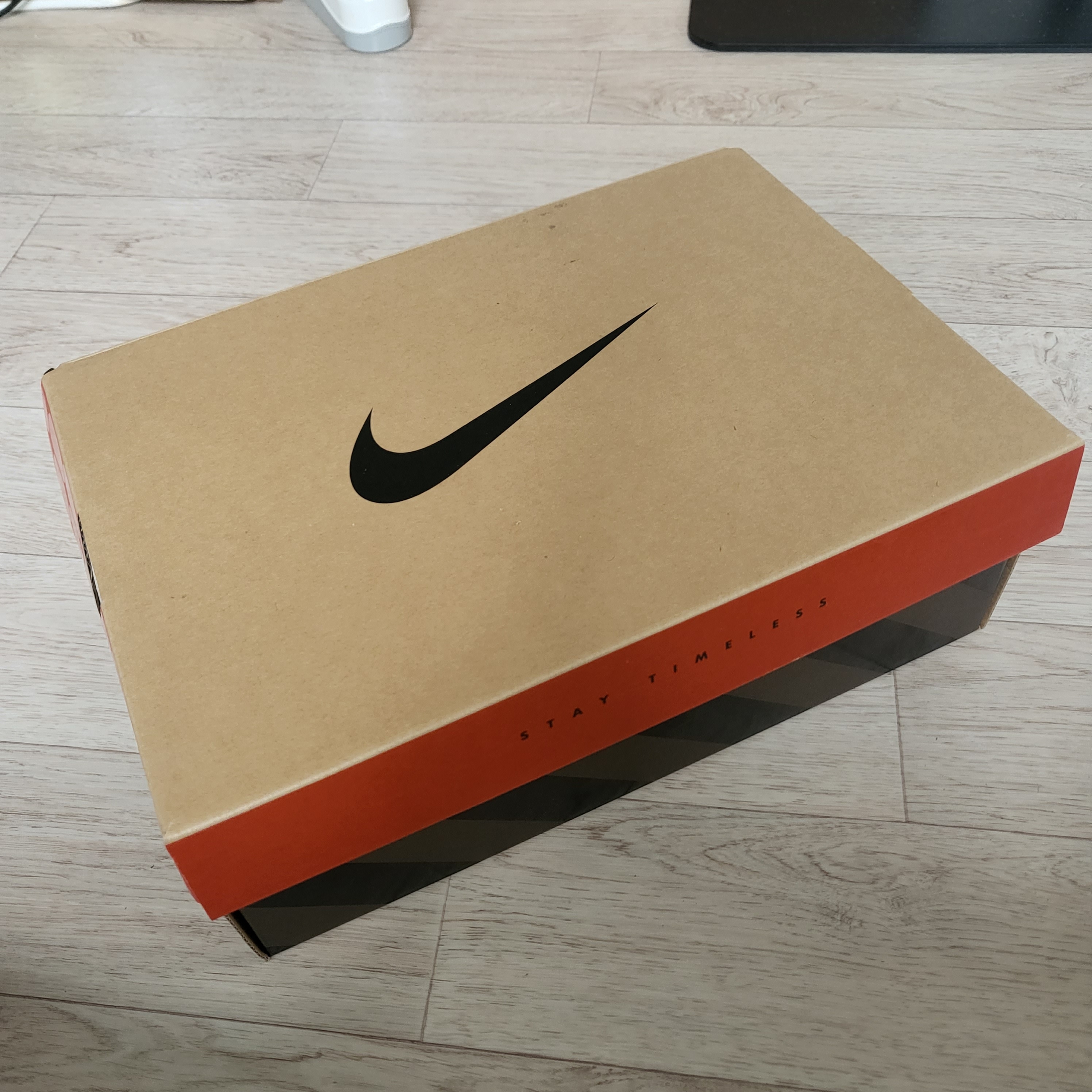 (W) Nike Zoom Vomero 5 Wolf Grey and Black 착용 스타일 - 5
