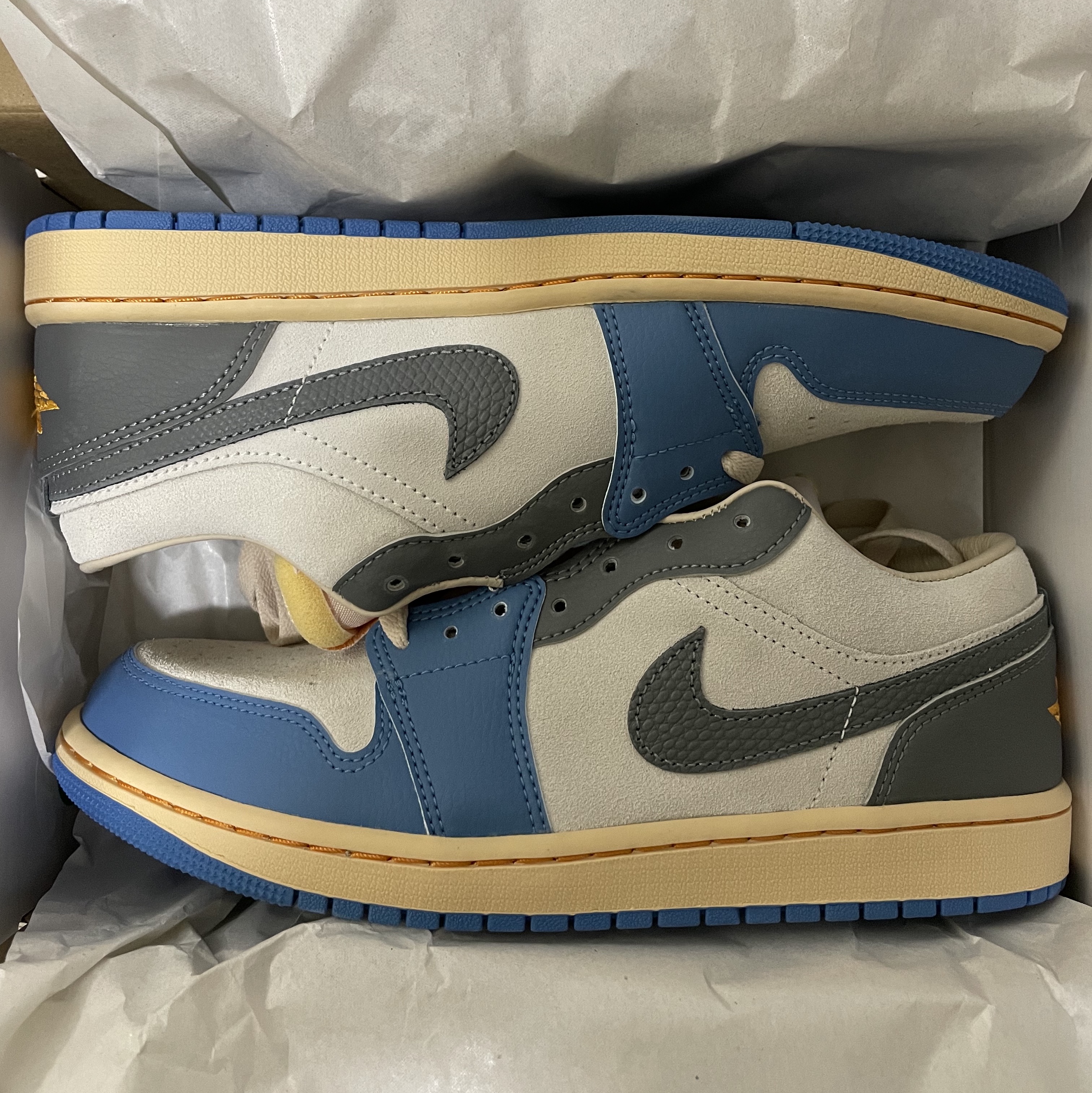Jordan 1 Low SE Tokyo 96 착용 스타일 - 1