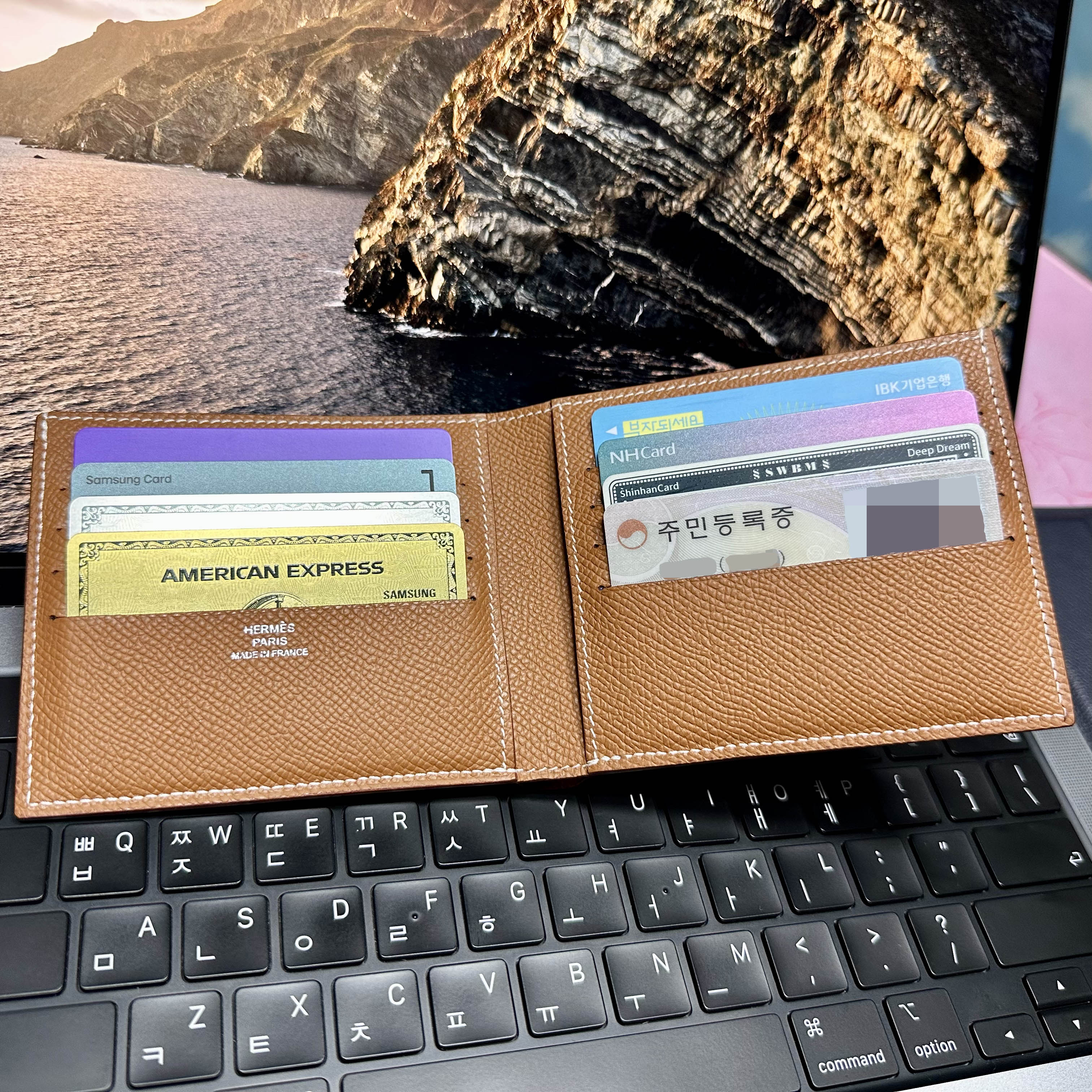 Hermes Citizen Twill Compact Wallet Epsom & Gold Bleu France Bleu Saphir 착용 스타일 - 4