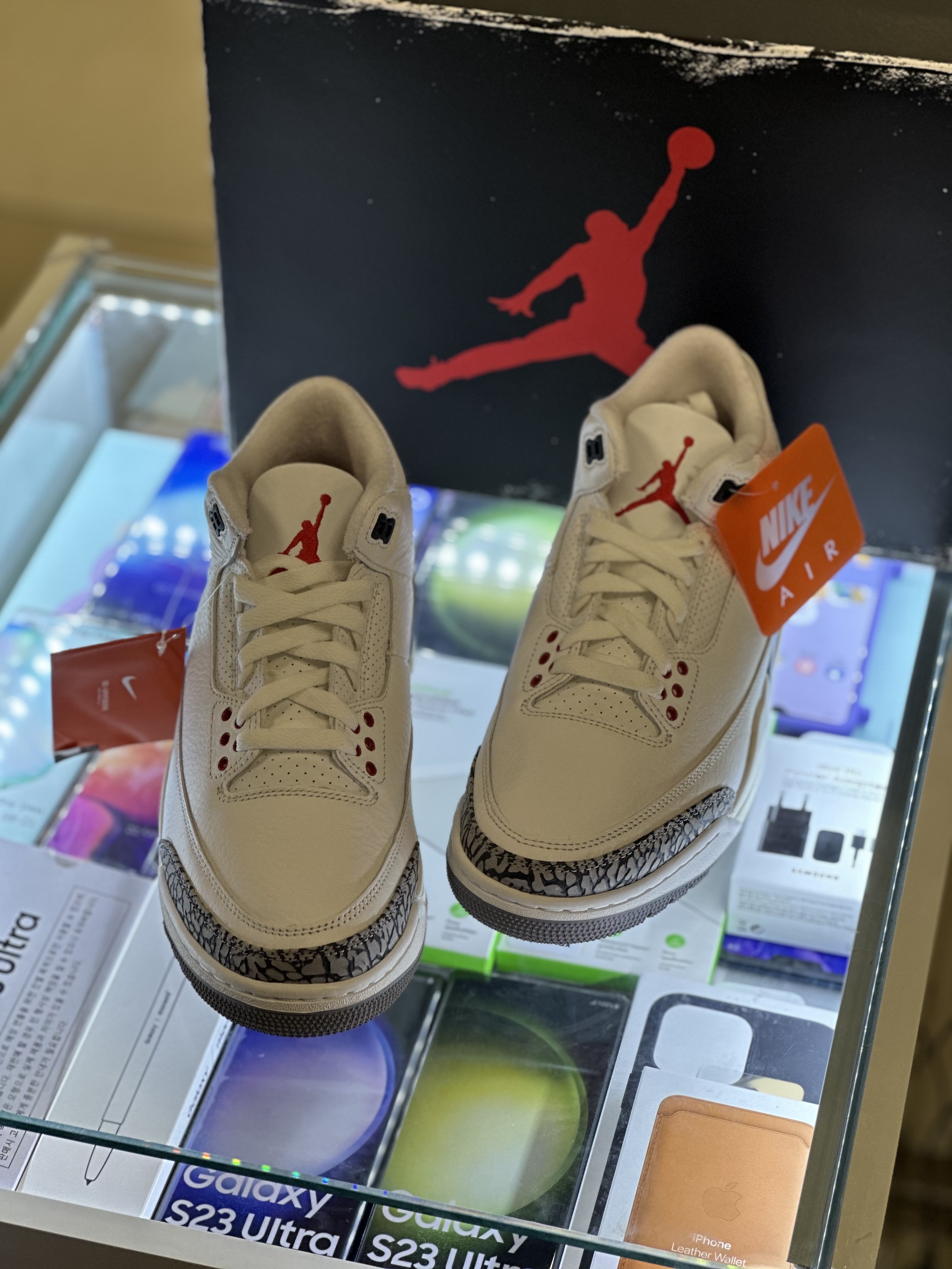 Jordan 3 Retro White Cement Reimagined 착용 스타일 - 5