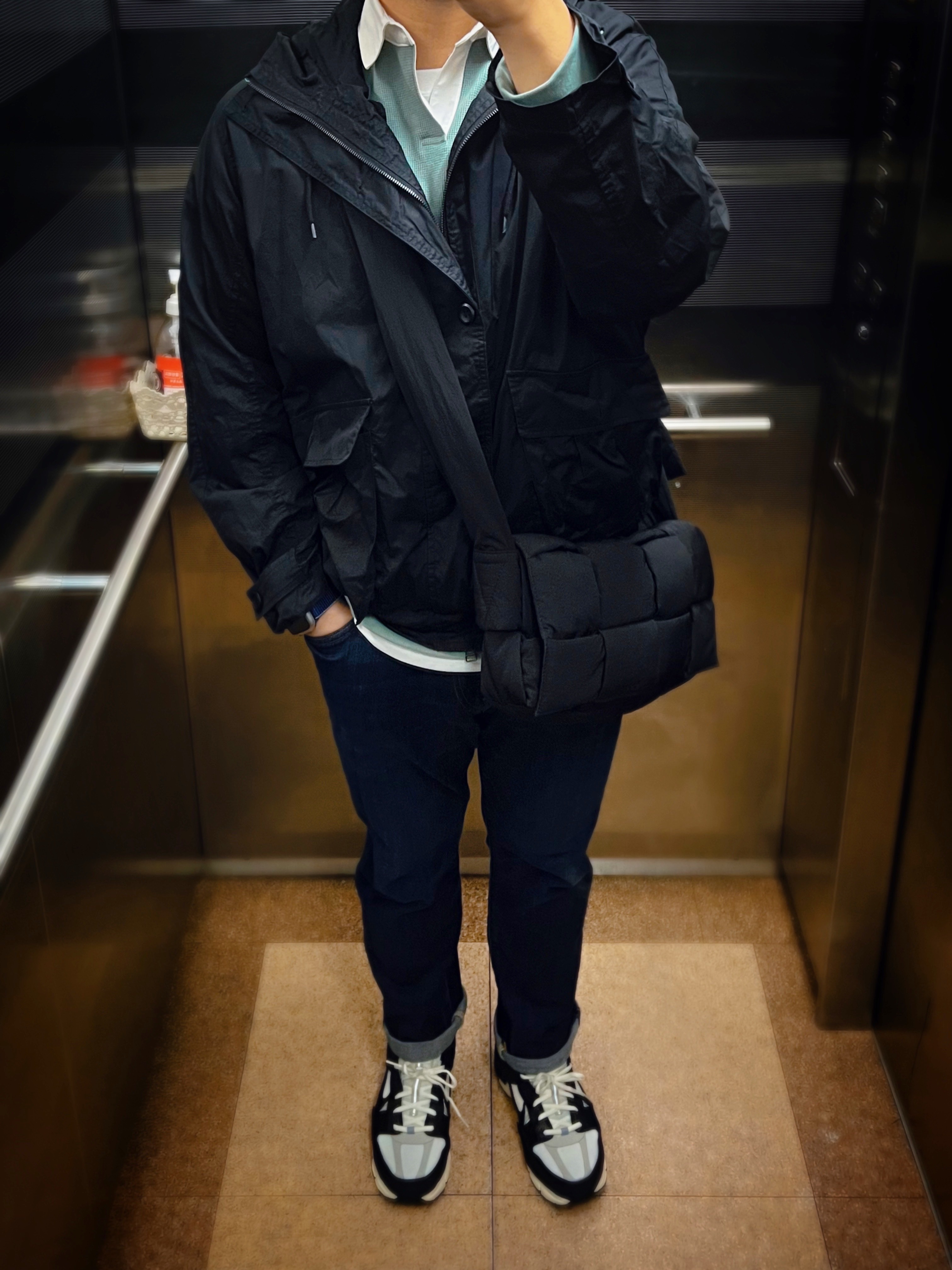 (W) Nike Zoom Vomero 5 Wolf Grey and Black, Essentials Waffle Henley Rugby Sycamore - 23SS 착용 스타일 - 1